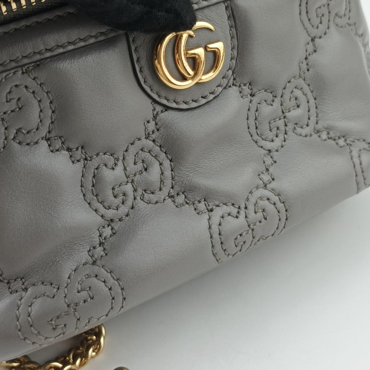 Vintage Gucci GG Matelasse Grey Leather 723770 shoulderbag | stylenewstar