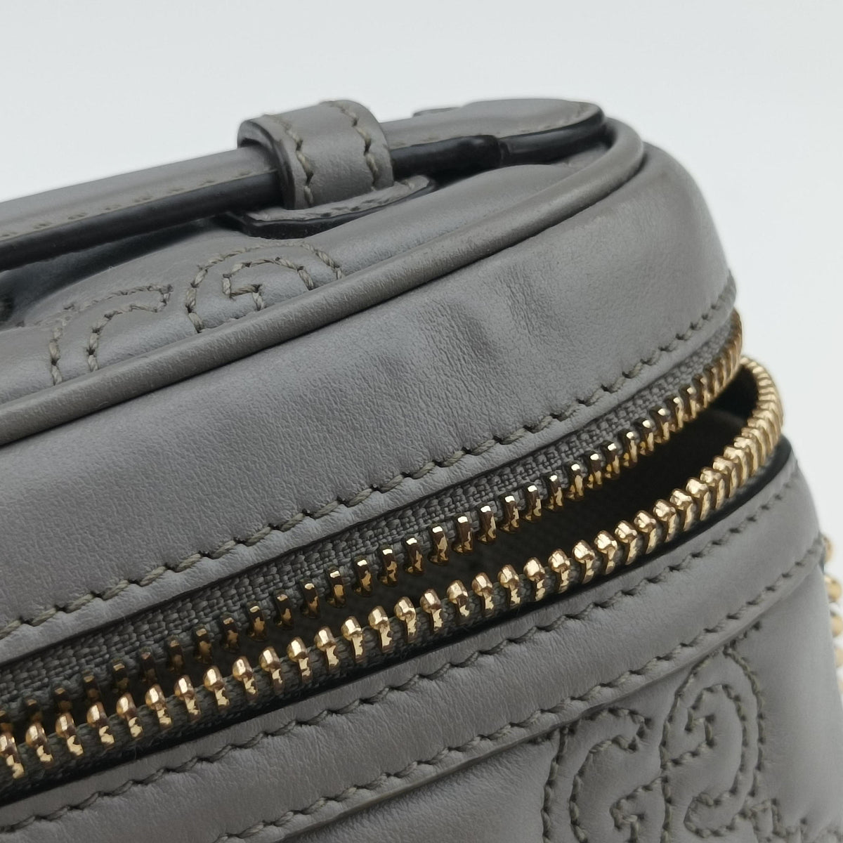Vintage Gucci GG Matelasse Grey Leather 723770 shoulderbag | stylenewstar