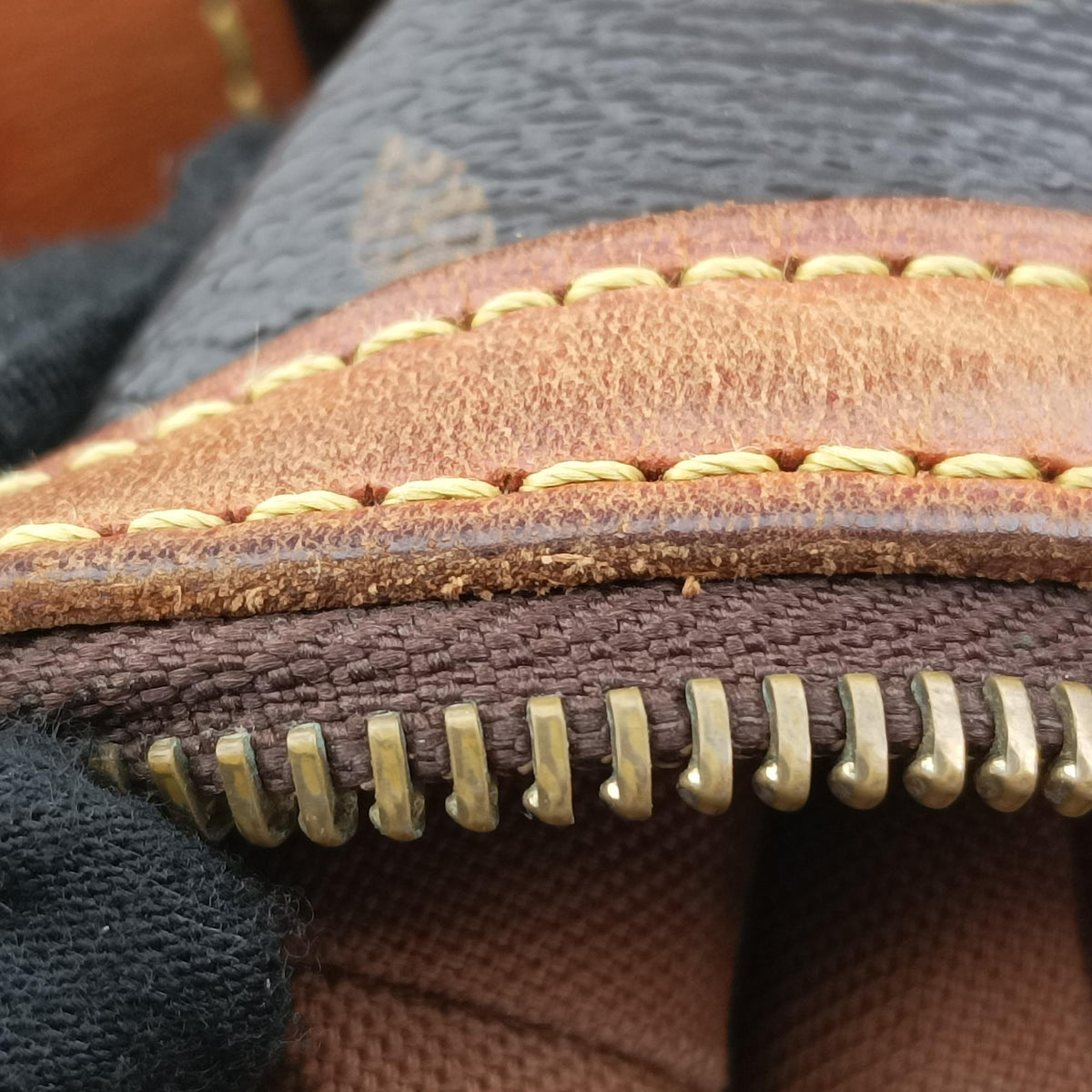 Secondhand Louis Vuitton STRESA PM brown Monogram Canvas M51186 handbag | stylenewstar