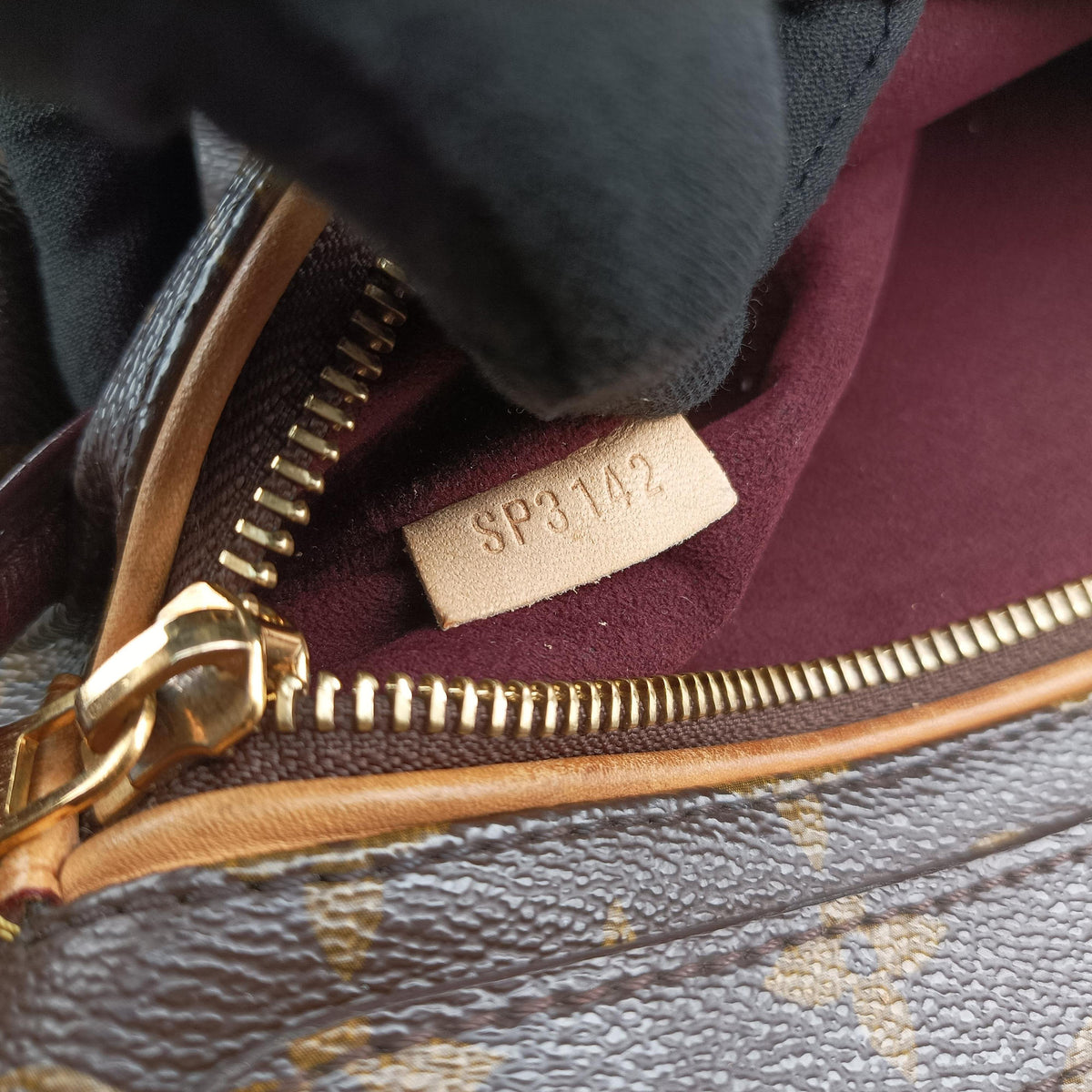 Secondhand Louis Vuitton OLYMPE Brown×QUETSCHE Monogram Canvas×calf leather M40926 handbag | stylenewstar