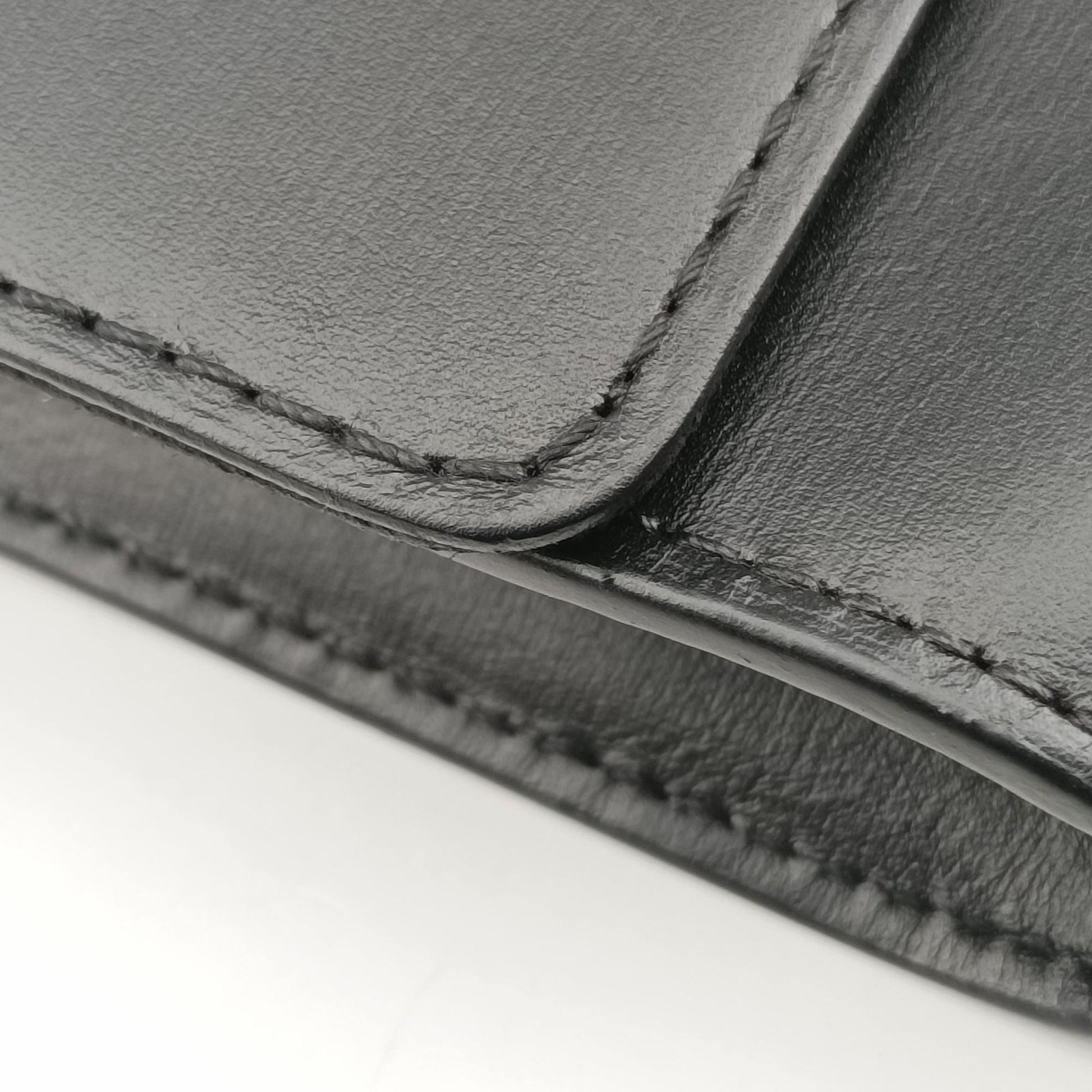 Pochette Louise GM Noir leather M51631 TR4165ポシェット ルイーズGM ノワール レザー M51631 TR4165