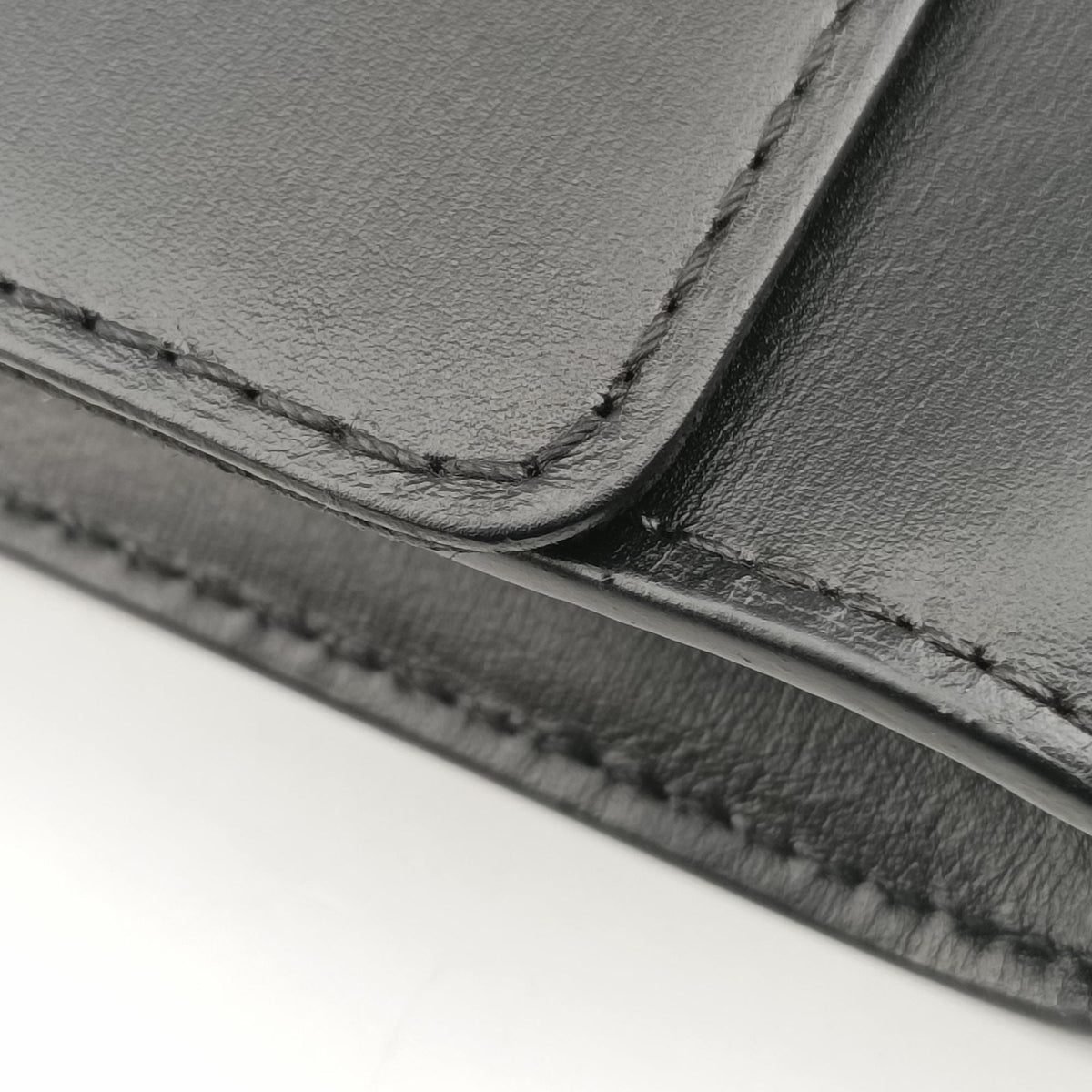 Pochette Louise GM Noir leather M51631 TR4165ポシェット ルイーズGM ノワール レザー M51631 TR4165