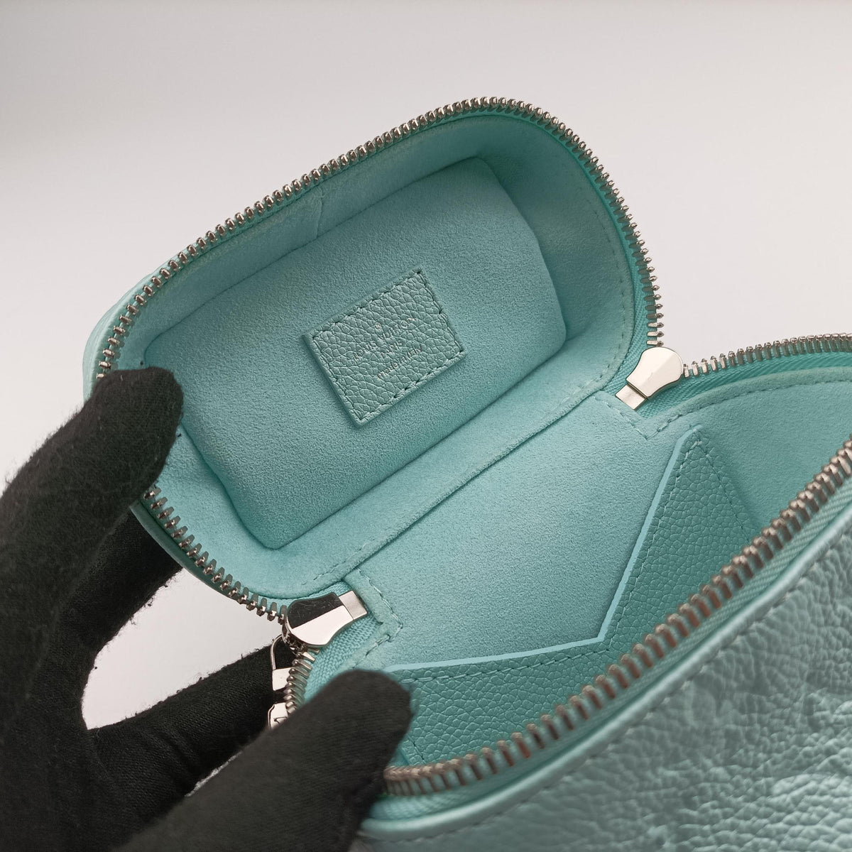 Micro Vanity pearlescent blue Monogram Empreinte M82193 IC Chipマイクロバニティ ブルー モノグラム アンプラント M82193 ICチップ