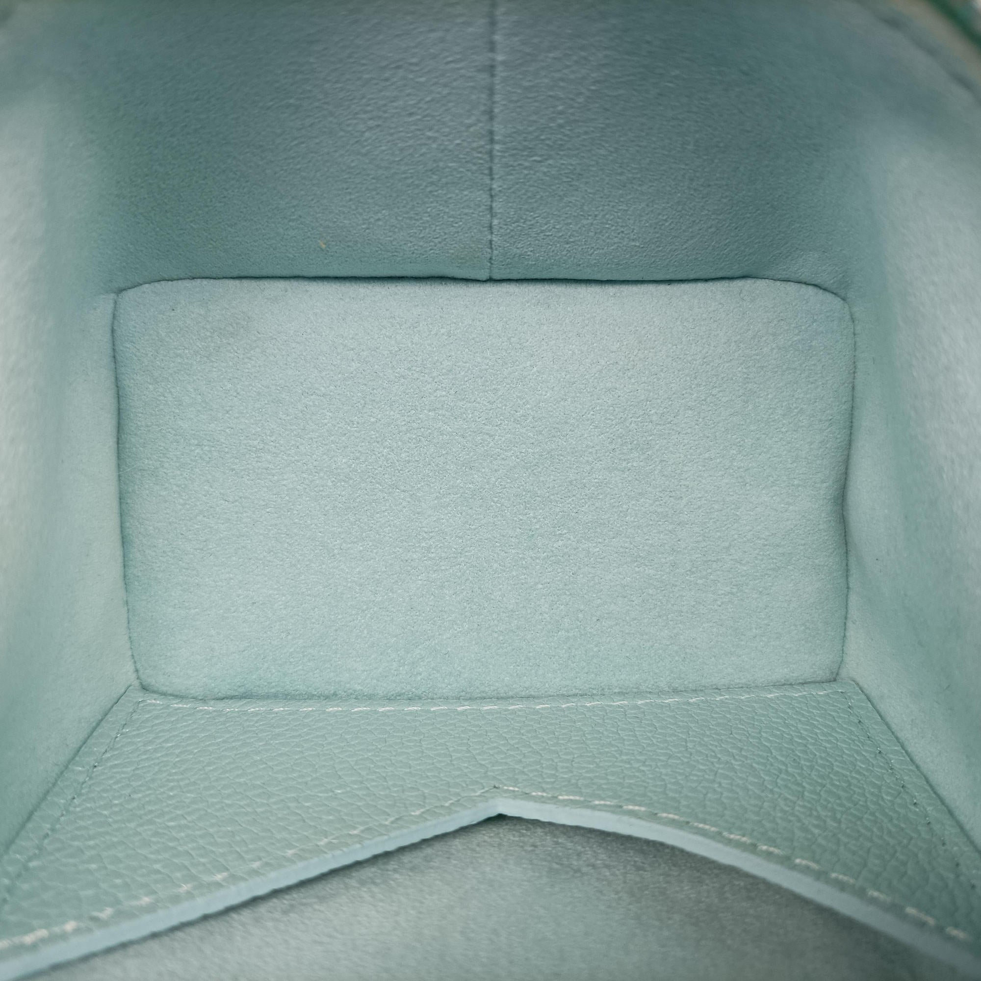 Micro Vanity pearlescent blue Monogram Empreinte M82193 IC Chipマイクロバニティ ブルー モノグラム アンプラント M82193 ICチップ