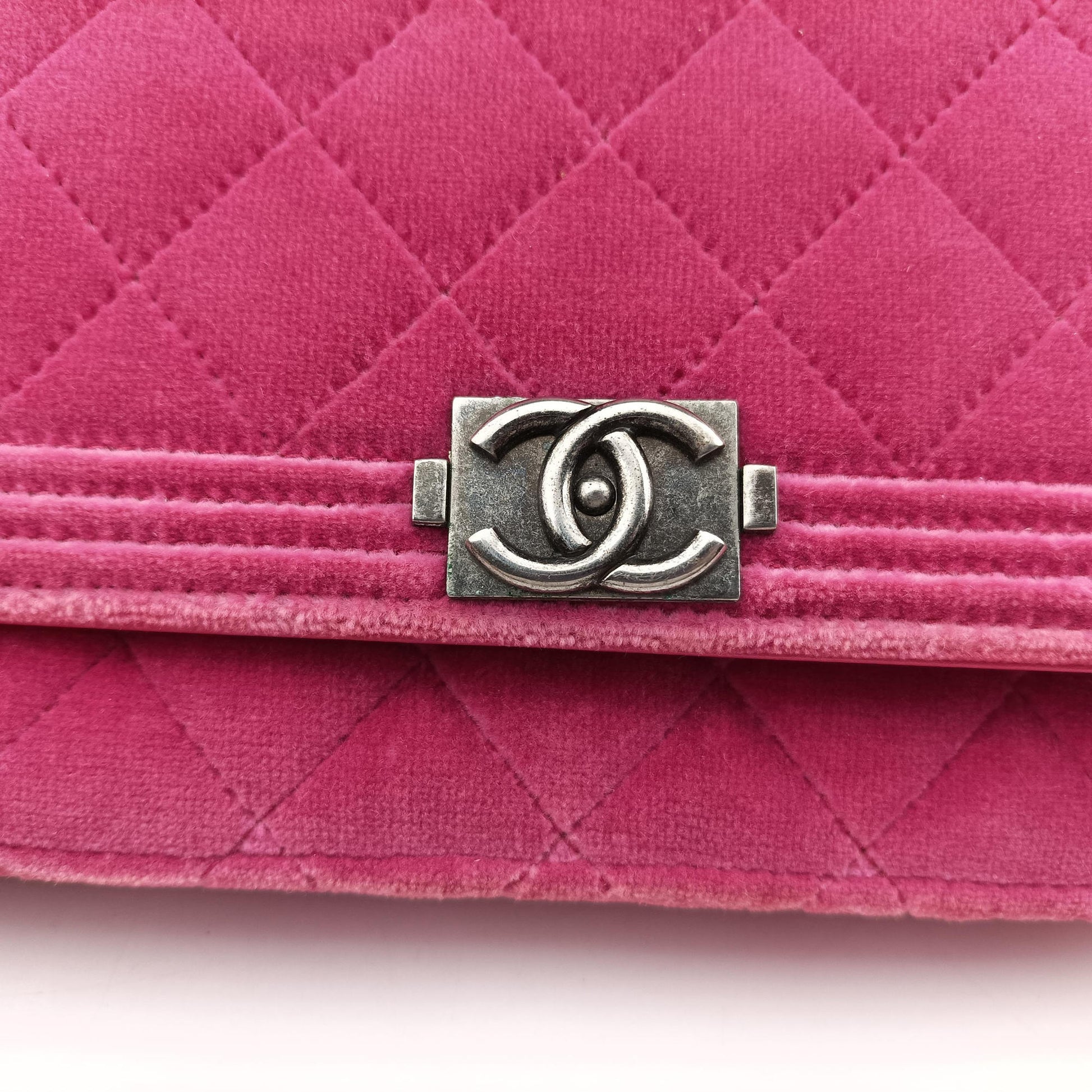 BOY CHANEL Chain Wallet Rose velour A68911 18548208ボーイシャネル チェーンウォレット ローズ レッド ベロア A68911 18548208
