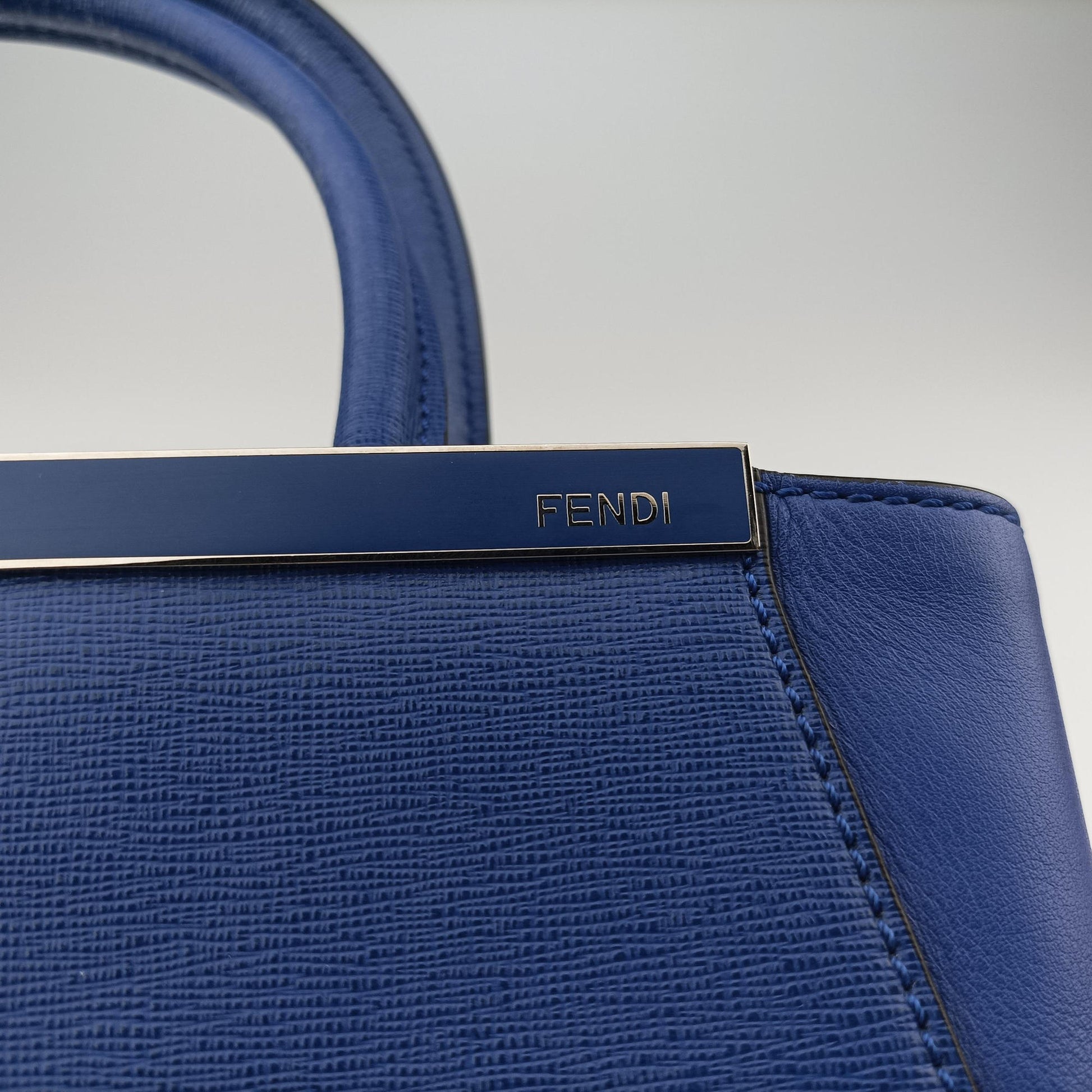 Petite 2 JOURS Blue Leather 8BH253 8BH253-D7E-158-8241プチ トゥージュール ブルー レザー 8BH253 8BH253-D7E-158-8241