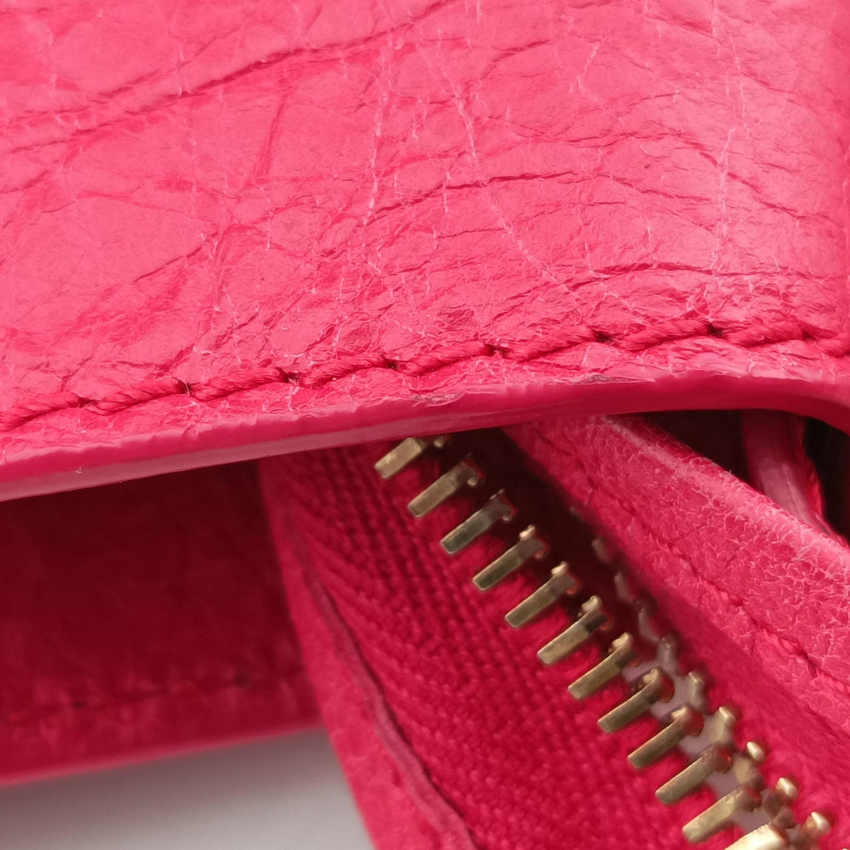 Pre-owned Balenciaga Electric Perforated Motorcycle City Red lambskin  shoulderbag | stylenewstar