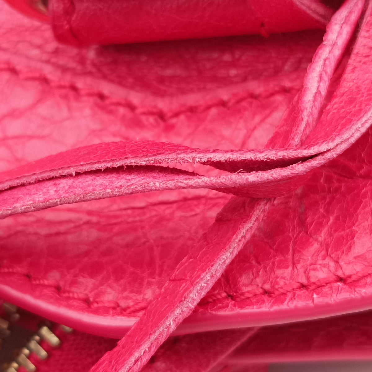 Pre-owned Balenciaga Electric Perforated Motorcycle City Red lambskin  shoulderbag | stylenewstar
