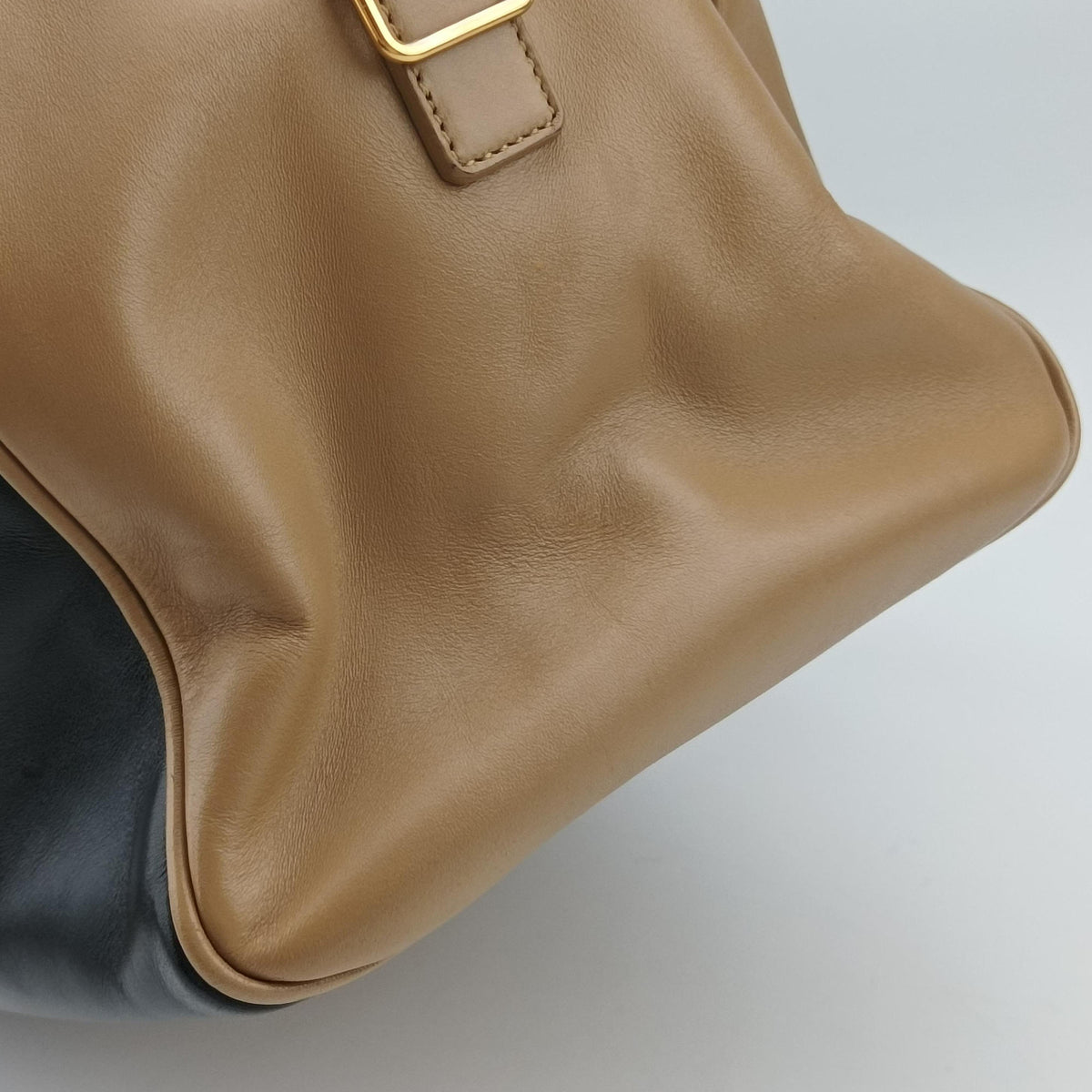 CLASSIC DUFFEL6 Black × Khaki Leather 322049 322049.486628クラシック ダッフル6  ブラック × カーキ レザー 322049 322049.486628