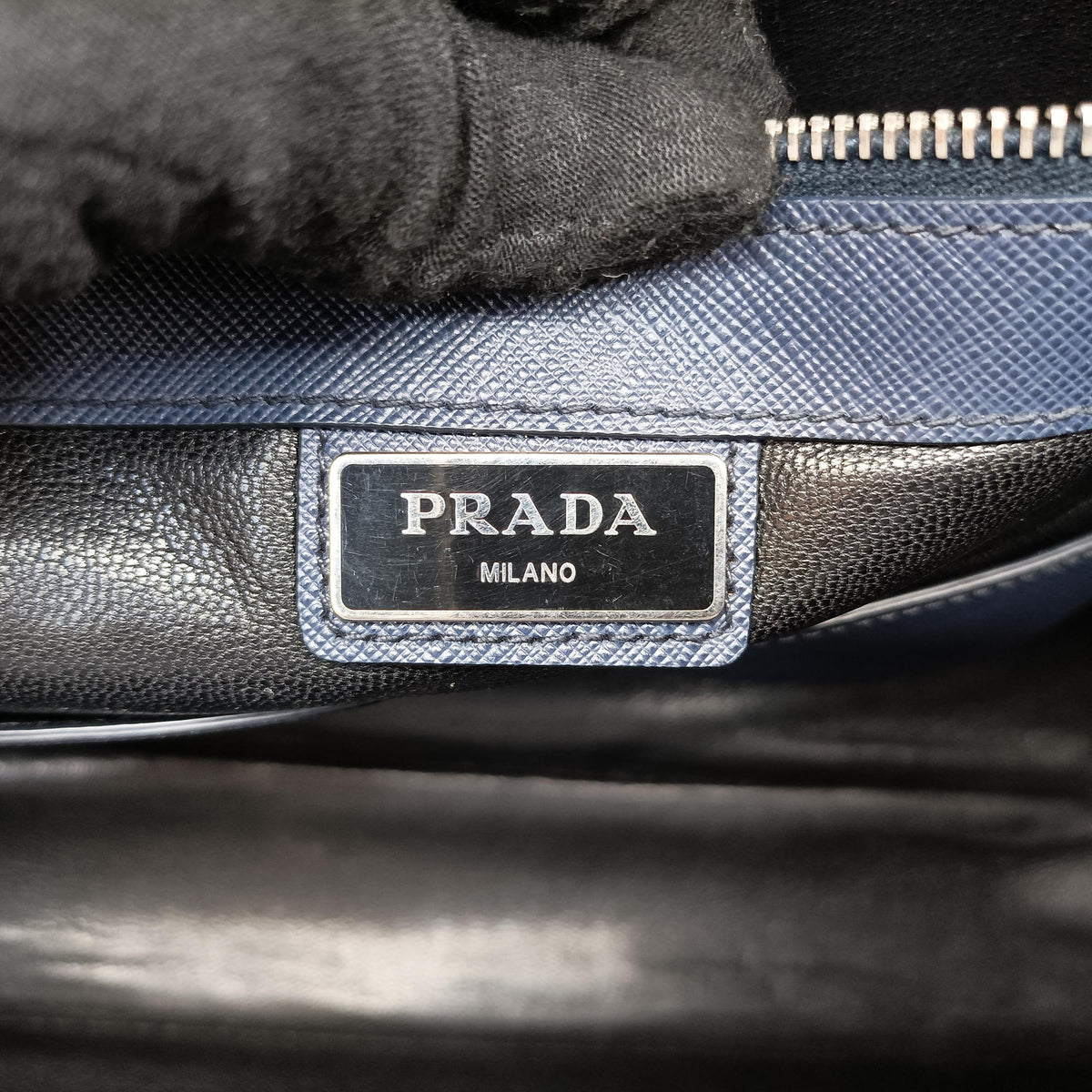 Pre-owned Prada Triangle Logo Plate Blue Saffiano Leather VR0023 handbag | stylenewstar