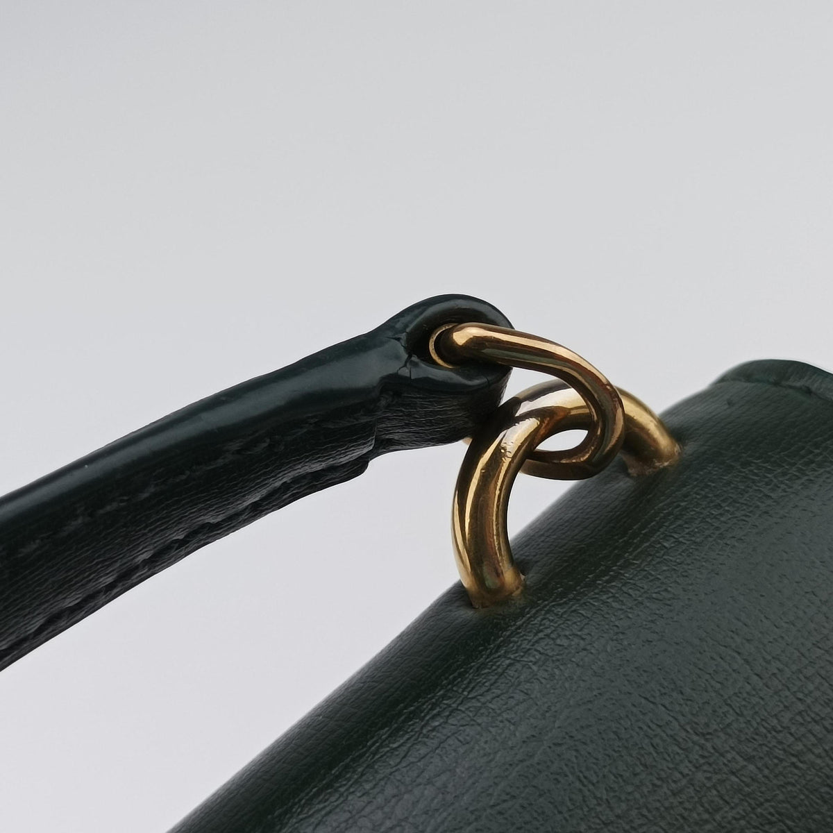Vintage Yves Saint Laurent Sunset Green Leather 533026 shoulderbag | stylenewstar