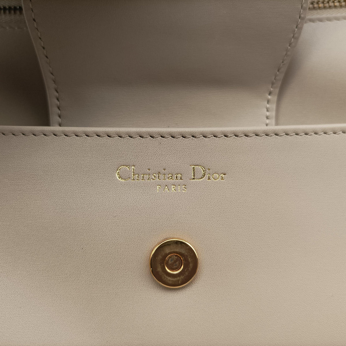 Pre-owned Christian Dior Diordouble Beige Leather  shoulderbag | stylenewstar