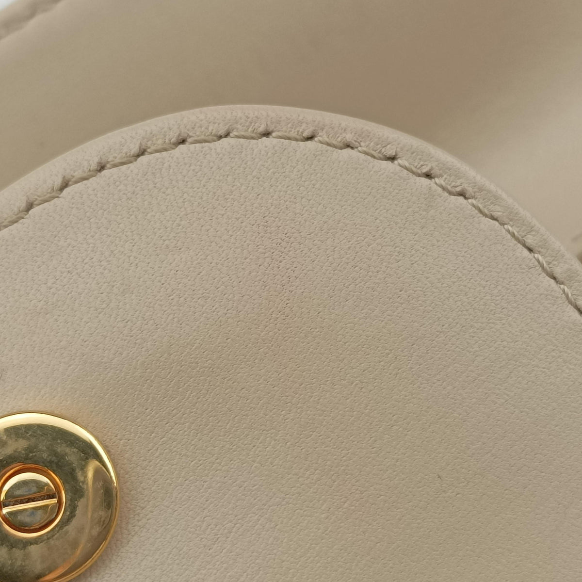 Pre-owned Christian Dior Diordouble Beige Leather  shoulderbag | stylenewstar