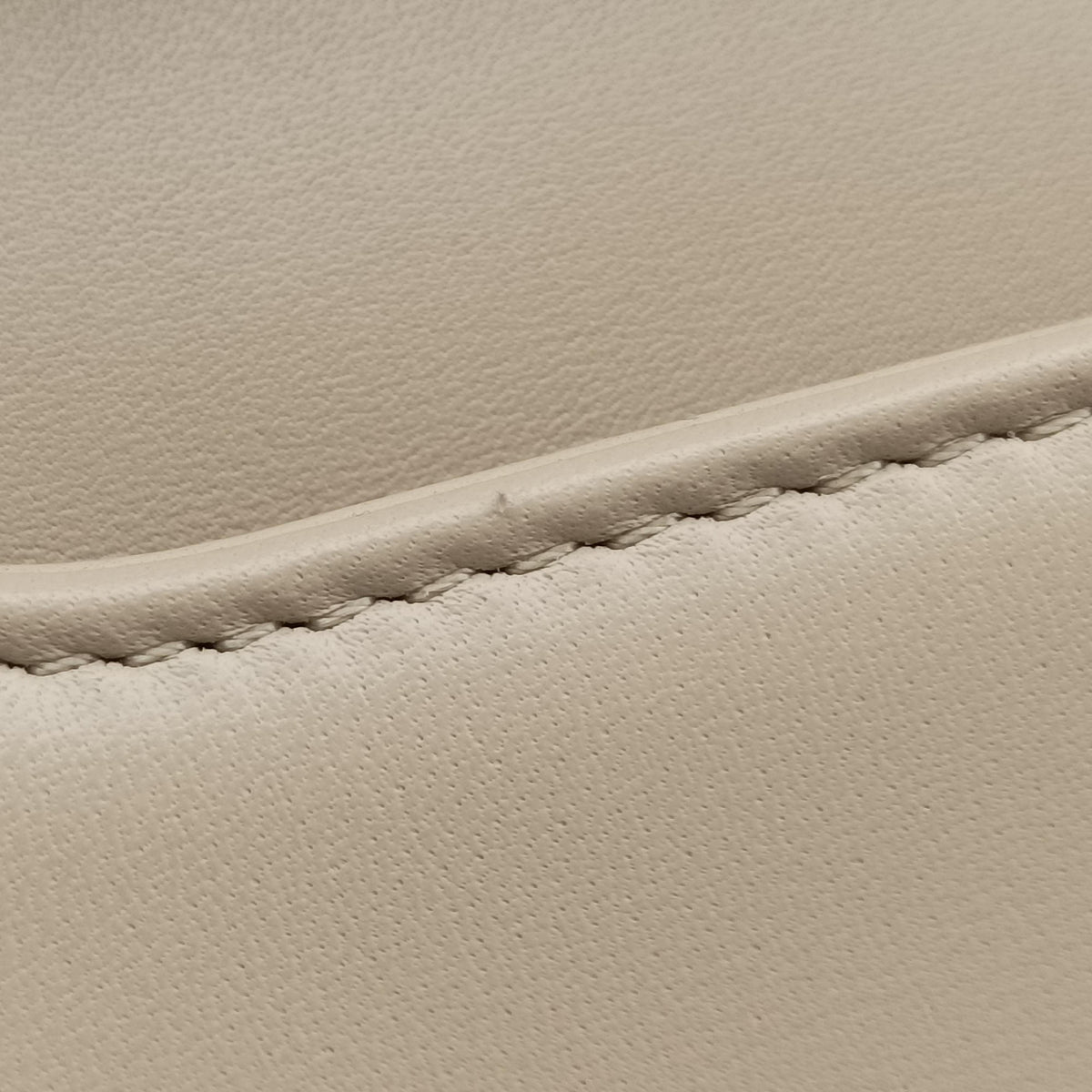 Pre-owned Christian Dior Diordouble Beige Leather  shoulderbag | stylenewstar