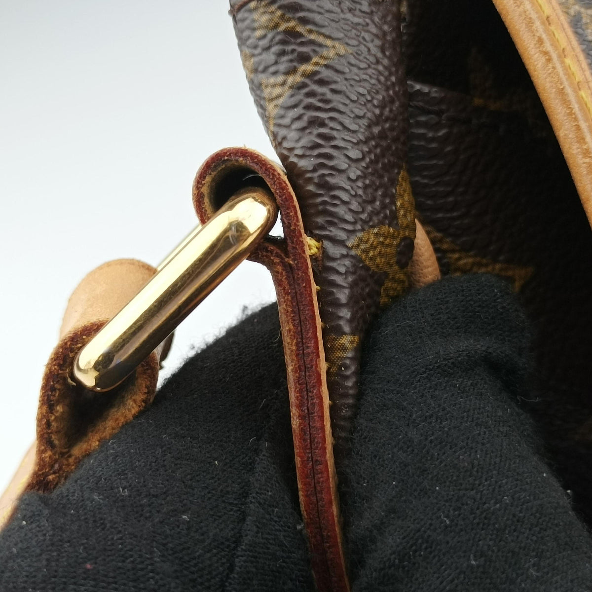 Secondhand Louis Vuitton Menilmontant PM Brown Monogram canvas M40474 shoulderbag | stylenewstar