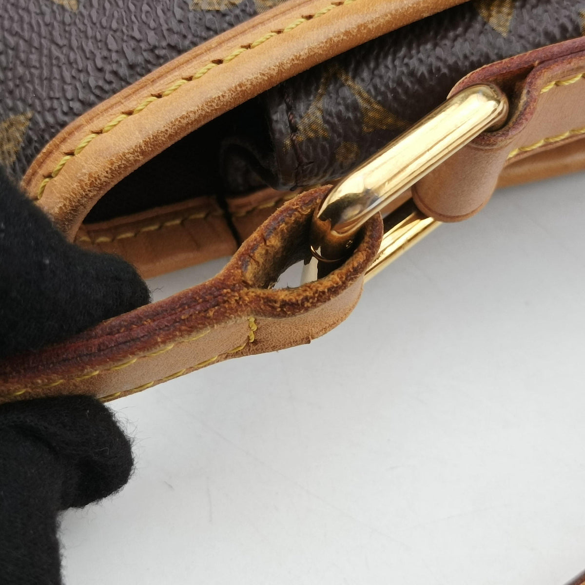 Secondhand Louis Vuitton Menilmontant PM Brown Monogram canvas M40474 shoulderbag | stylenewstar