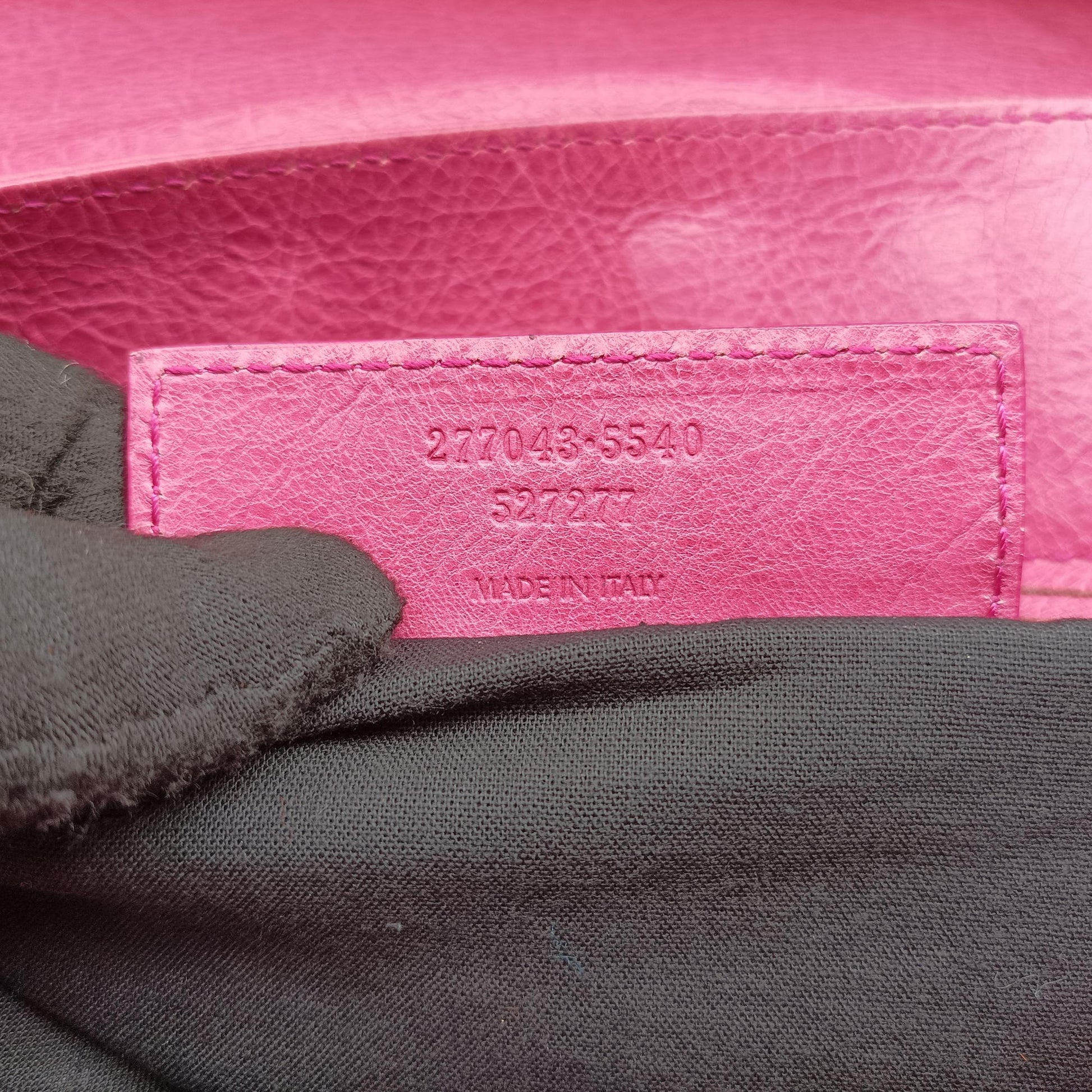 Classic Folk Messenger Pink lambskin 277043.5540 527277クラシックフォークメッセンジャー ピンク ラムスキン 277043.5540 527277