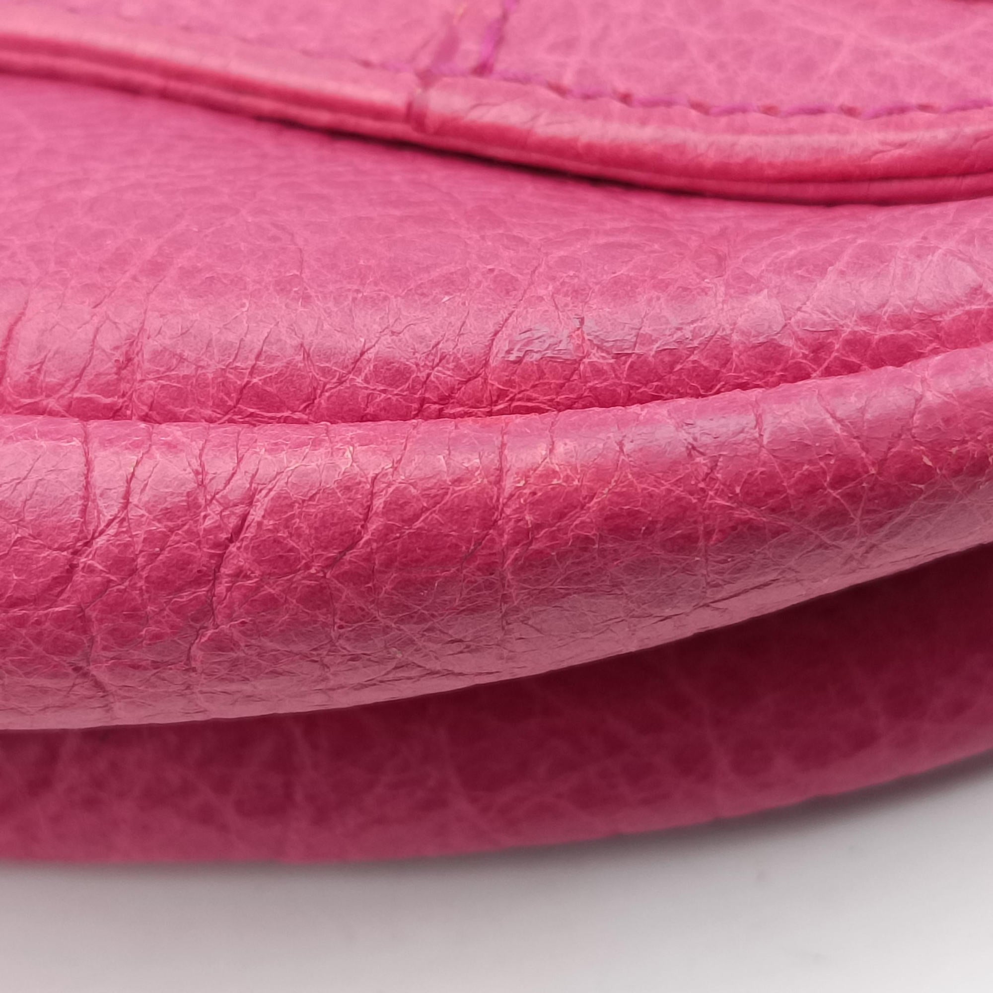 Classic Folk Messenger Pink lambskin 277043.5540 527277クラシックフォークメッセンジャー ピンク ラムスキン 277043.5540 527277