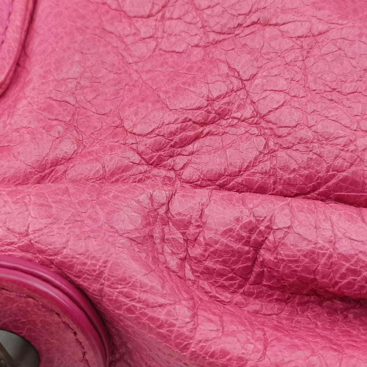 Classic Folk Messenger Pink lambskin 277043.5540 527277クラシックフォークメッセンジャー ピンク ラムスキン 277043.5540 527277