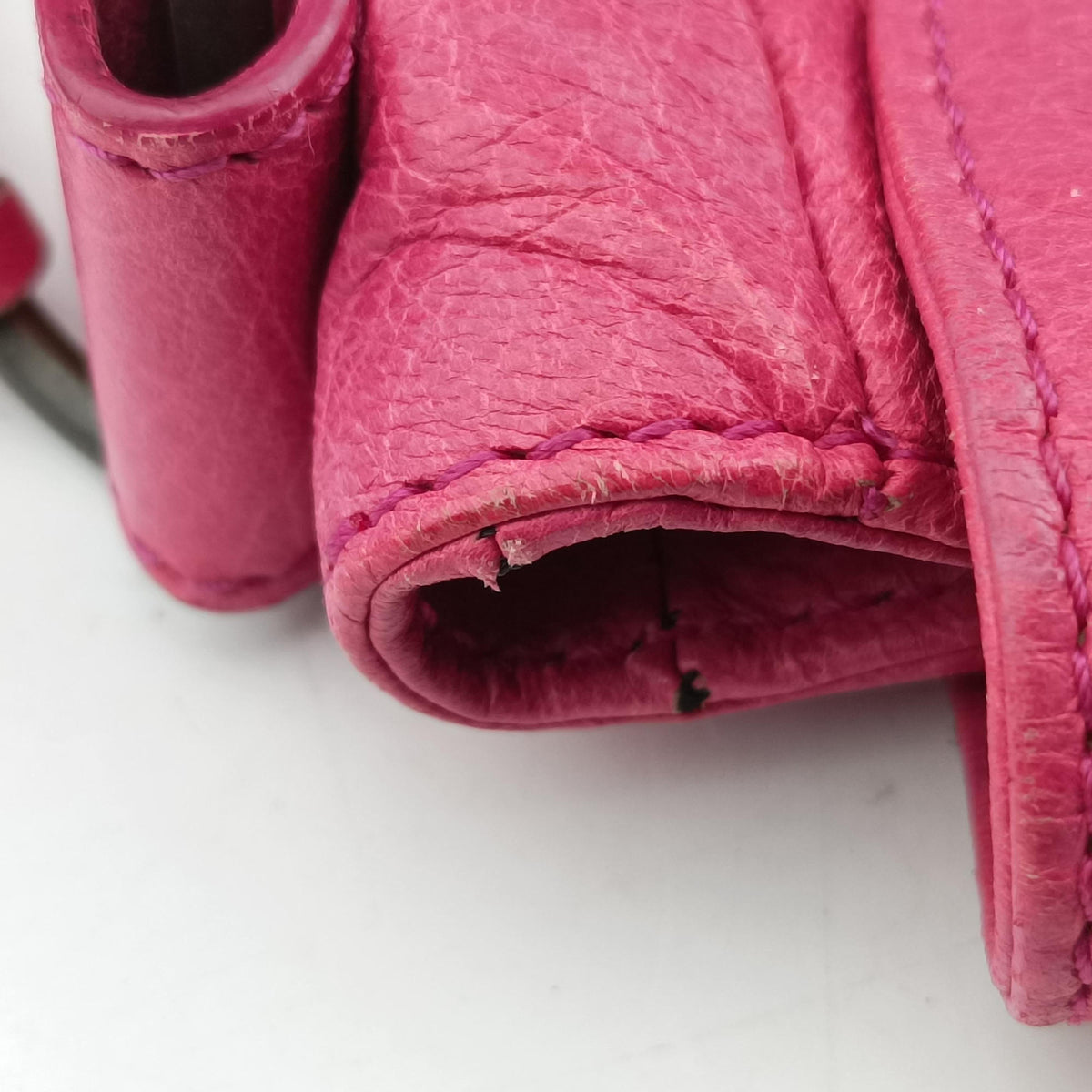 Classic Folk Messenger Pink lambskin 277043.5540 527277クラシックフォークメッセンジャー ピンク ラムスキン 277043.5540 527277