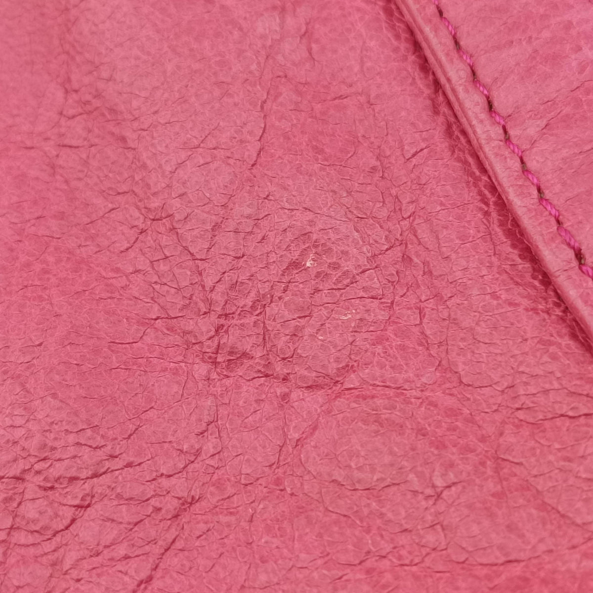 Classic Folk Messenger Pink lambskin 277043.5540 527277クラシックフォークメッセンジャー ピンク ラムスキン 277043.5540 527277
