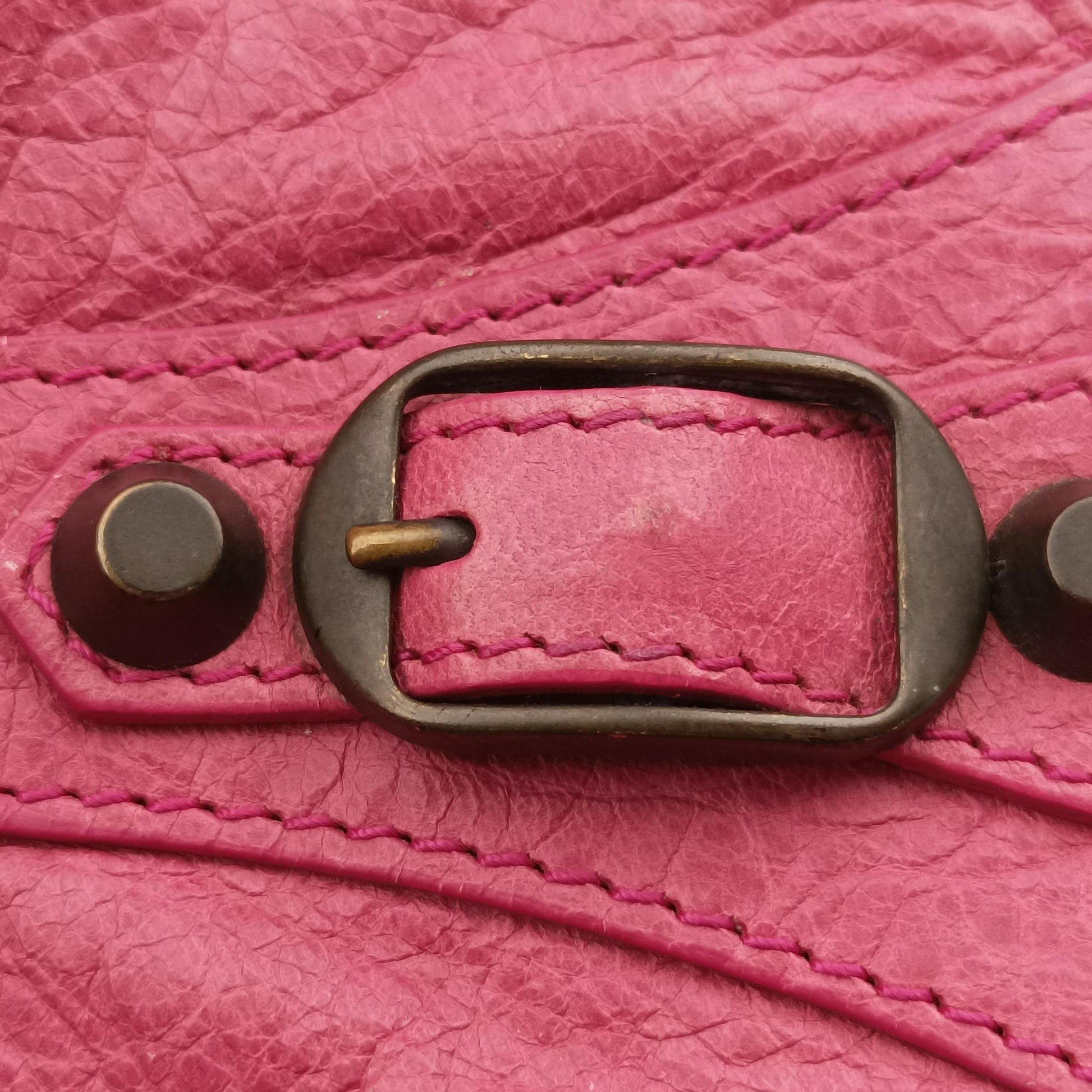 Classic Folk Messenger Pink lambskin 277043.5540 527277クラシックフォークメッセンジャー ピンク ラムスキン 277043.5540 527277