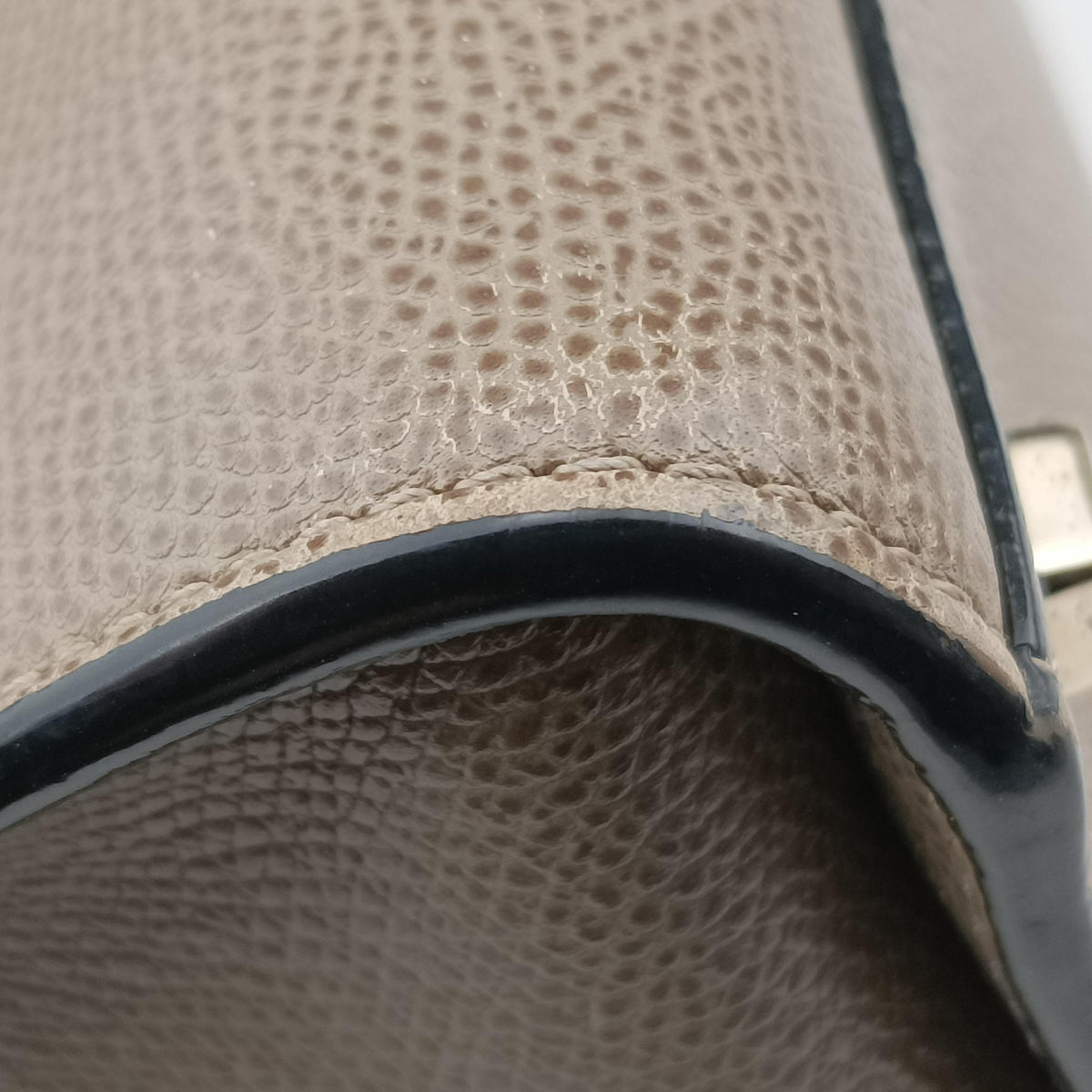 Pre-owned Valextra Iside Grey Calfskin  shoulderbag | stylenewstar