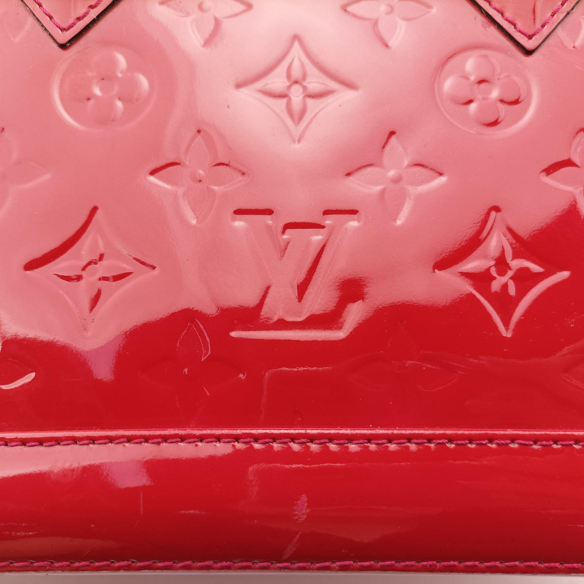 Secondhand Louis Vuitton Alma BB pomme d'amour Vernis M90174 shoulderbag | stylenewstar