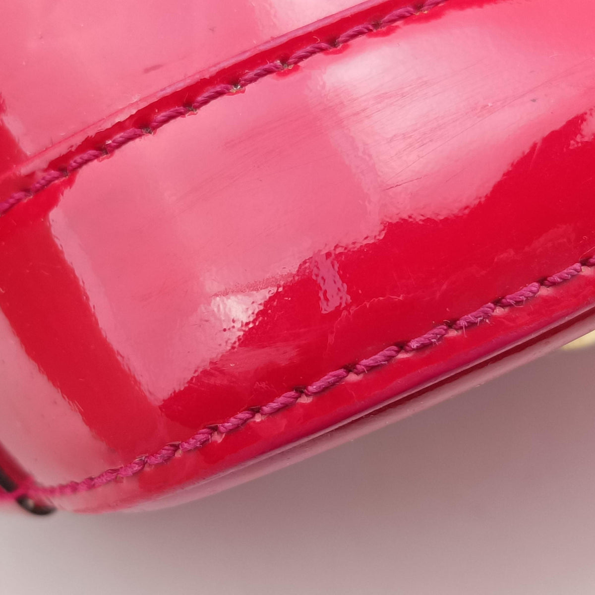 Secondhand Louis Vuitton Alma BB pomme d'amour Vernis M90174 shoulderbag | stylenewstar