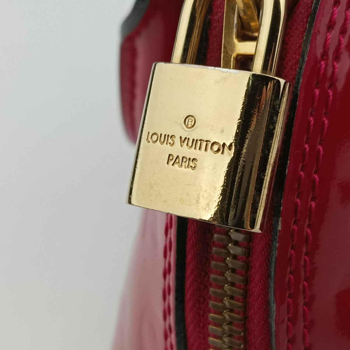 Secondhand Louis Vuitton Alma BB pomme d'amour Vernis M90174 shoulderbag | stylenewstar