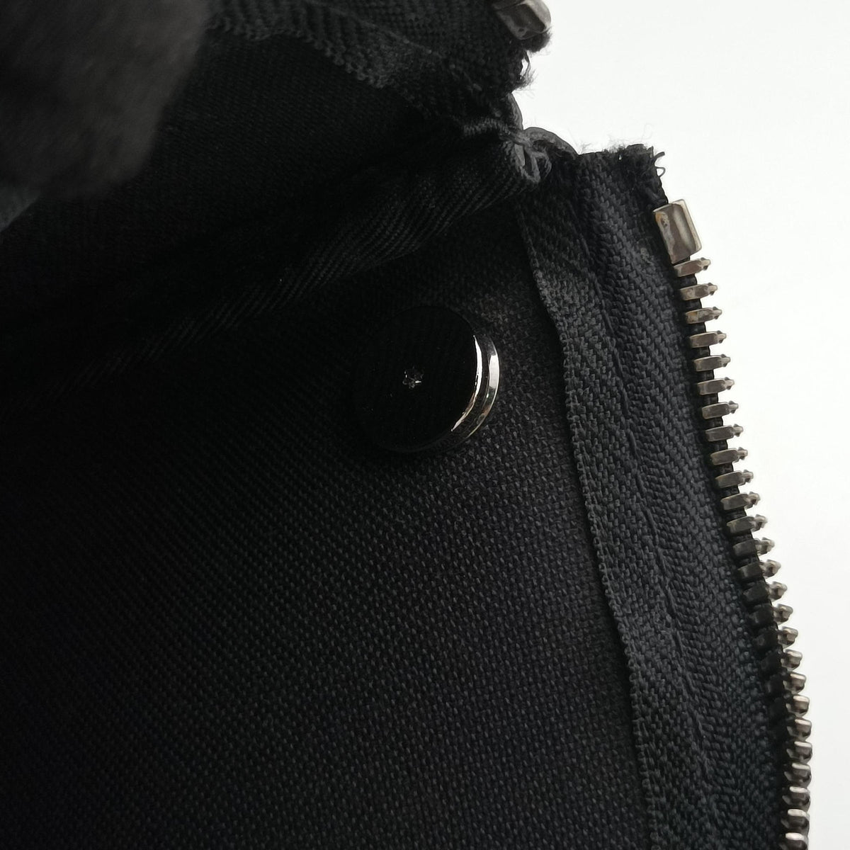 Trio Messenger Gris Monogram Shadow M46603 IC Chipトリオ メッセンジャー グリ モノグラム シャドウ M46603 ICチップ