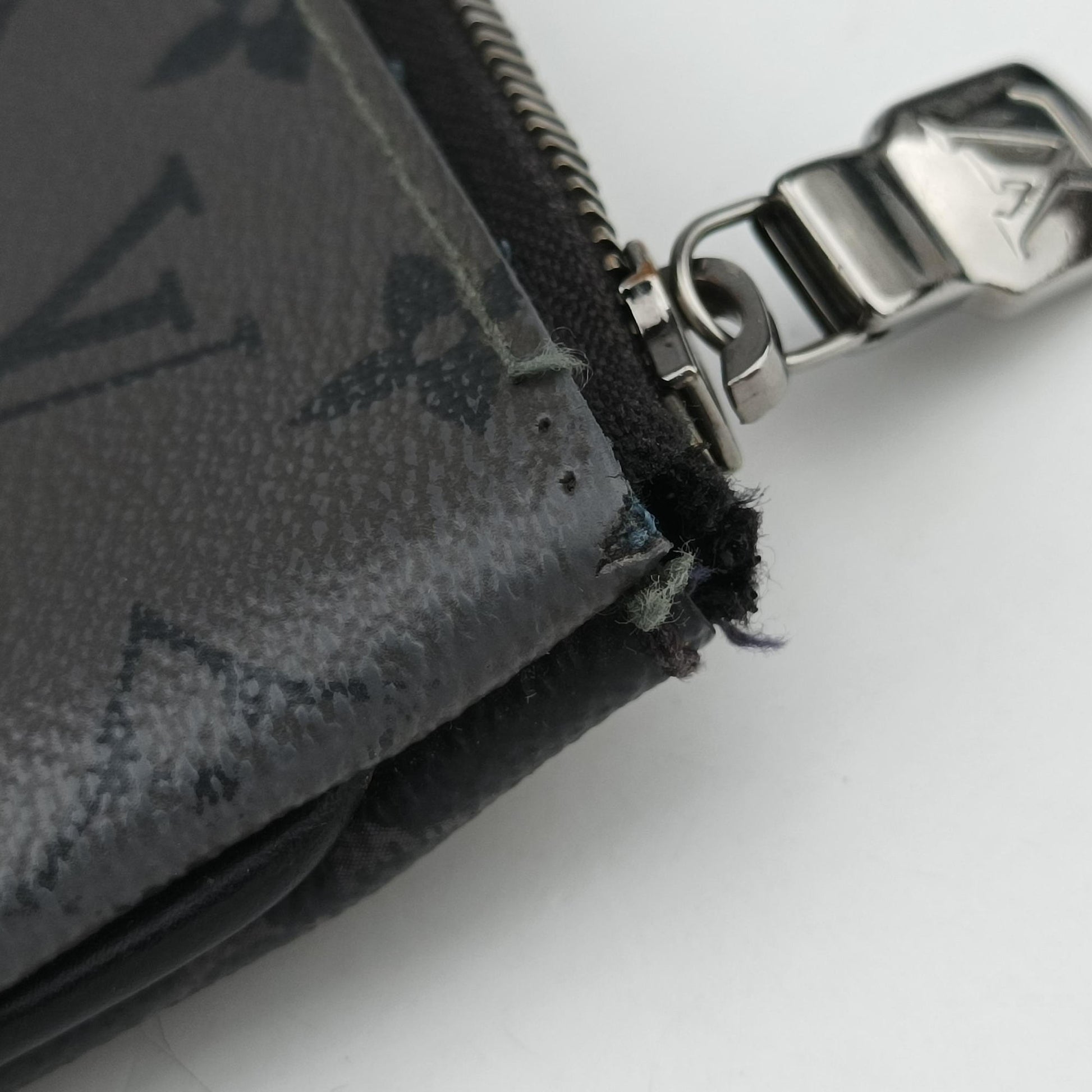 Trio Messenger Gris Monogram Shadow M46603 IC Chipトリオ メッセンジャー グリ モノグラム シャドウ M46603 ICチップ