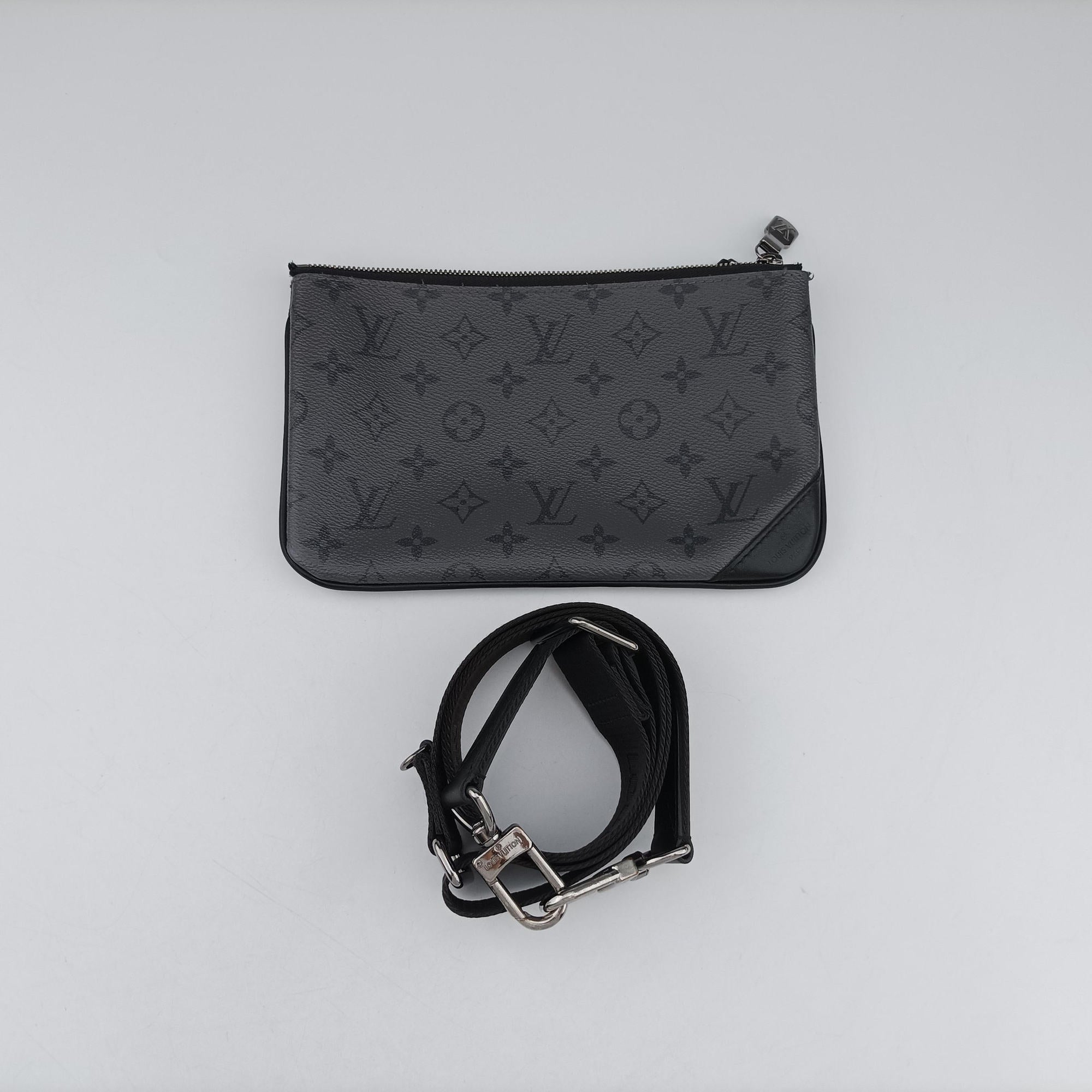Trio Messenger Gris Monogram Shadow M46603 IC Chipトリオ メッセンジャー グリ モノグラム シャドウ M46603 ICチップ