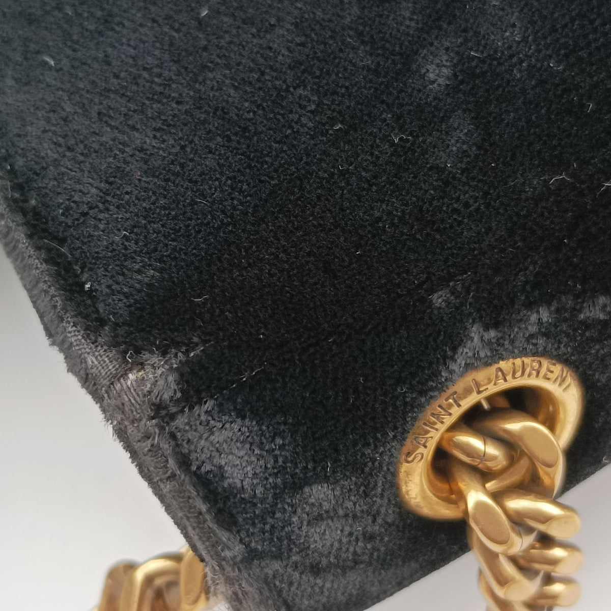 Pre-owned Yves Saint Laurent KATE Black velour 474366 shoulderbag | stylenewstar