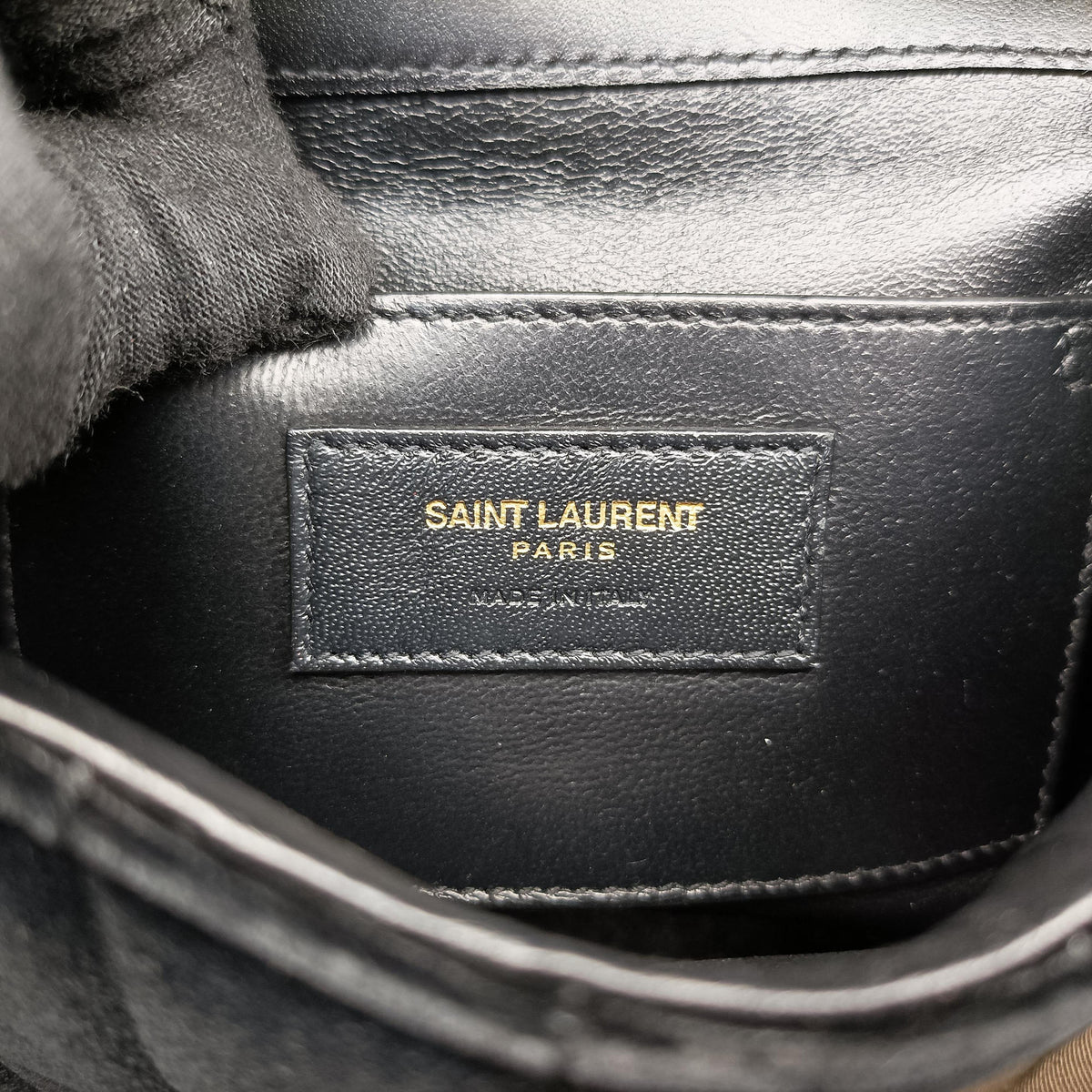 Pre-owned Yves Saint Laurent VICKY Black velour 538439 shoulderbag | stylenewstar