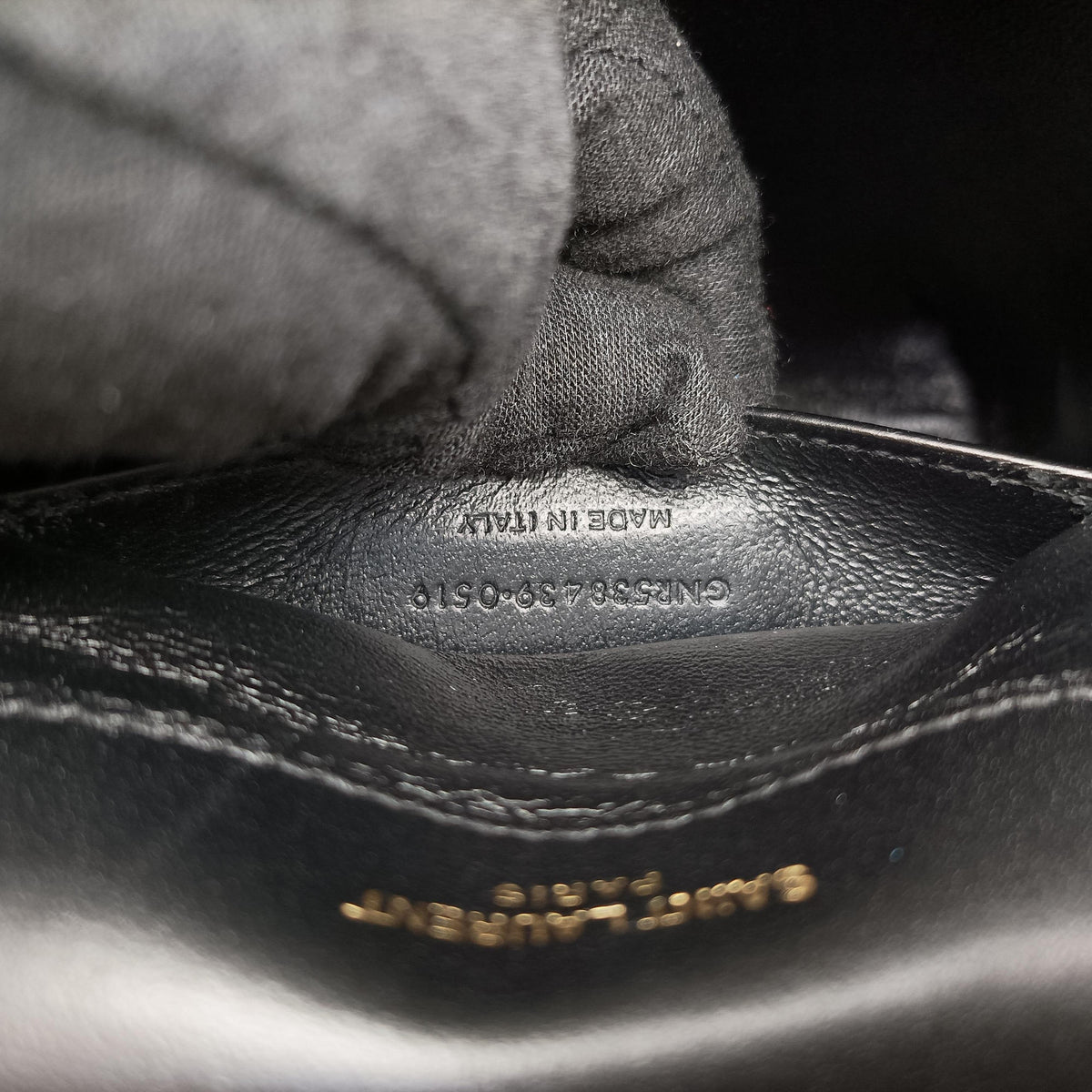 Pre-owned Yves Saint Laurent VICKY Black velour 538439 shoulderbag | stylenewstar