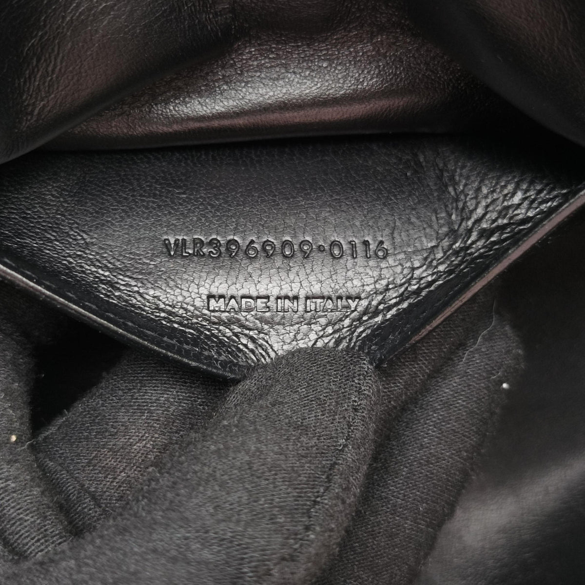 Pre-owned Yves Saint Laurent Monogram Envelope Black Leather 396909 shoulderbag | stylenewstar