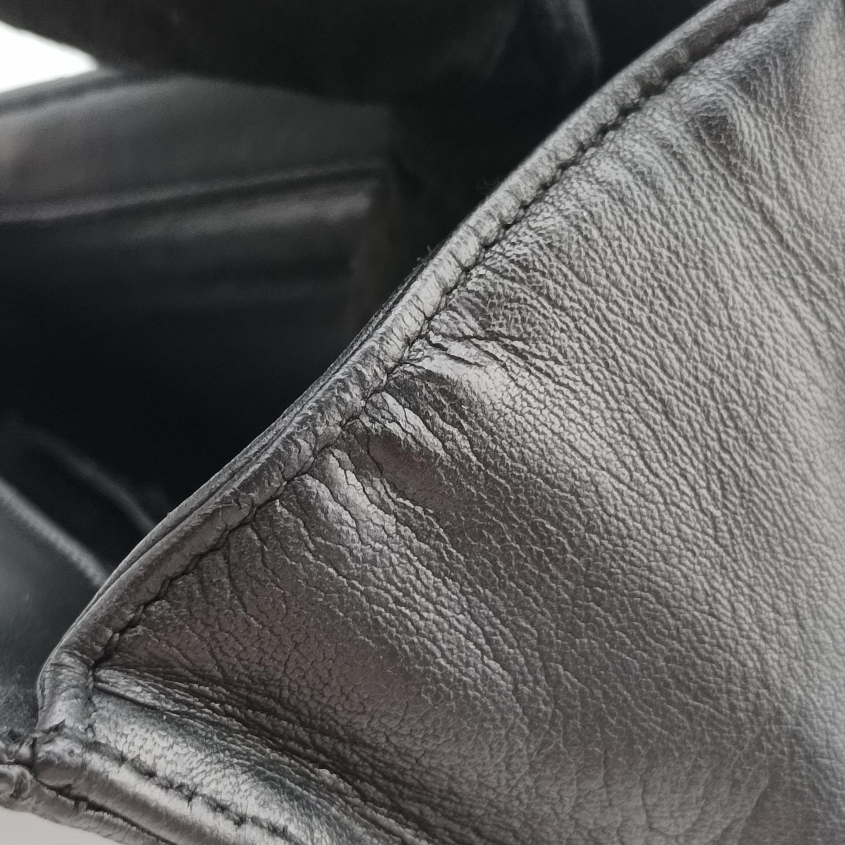 Pre-owned Yves Saint Laurent Monogram Envelope Black Leather 396909 shoulderbag | stylenewstar