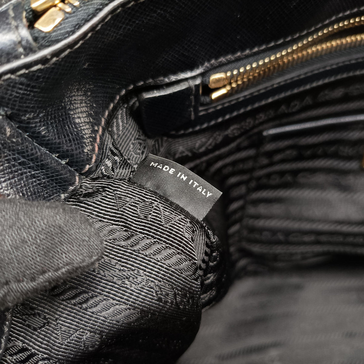 Galleria Black SAFFIANO Leather BN2274 117ガレリア ブラック サフィアーノレザー BN2274 117