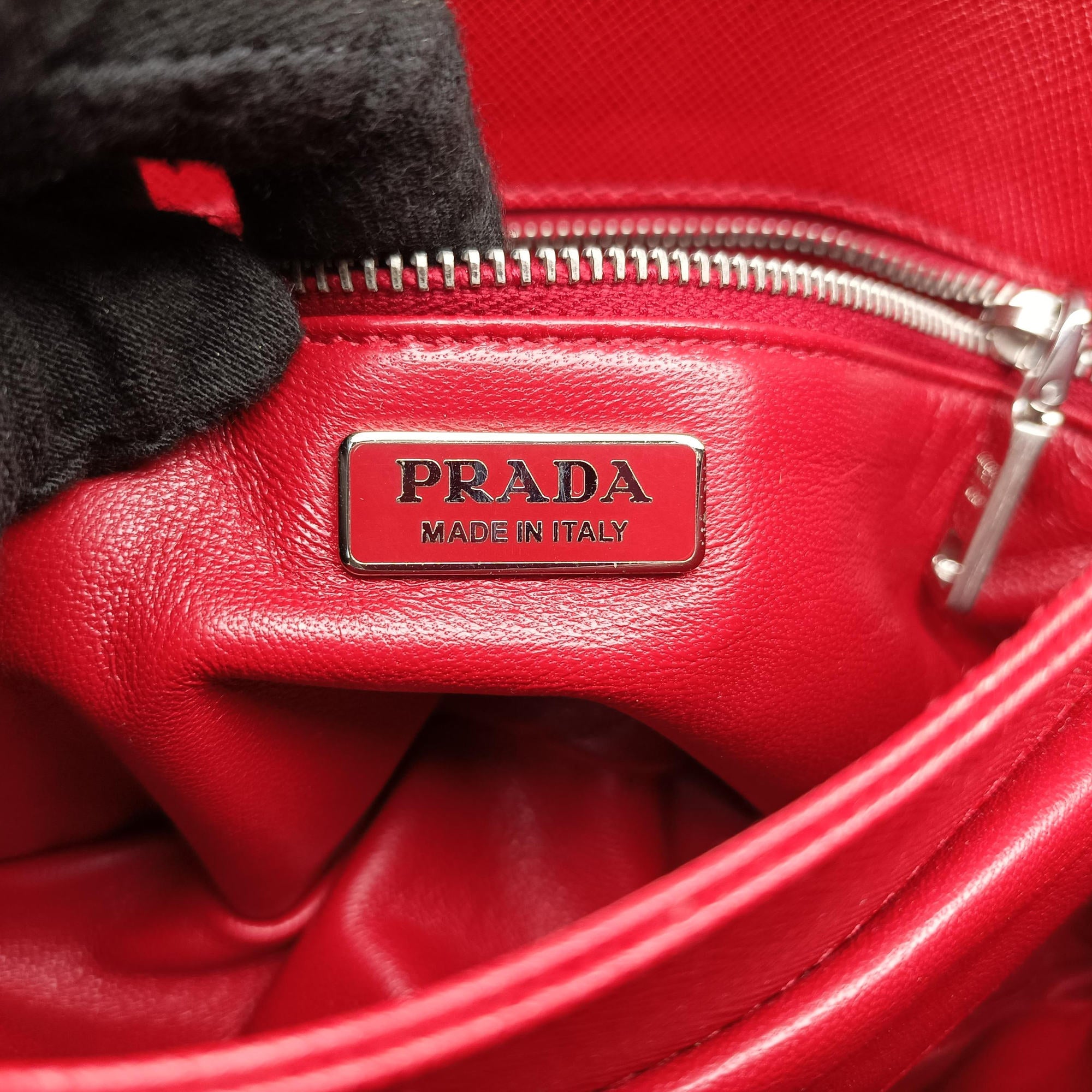 stripe Baiade Red×white SAFFIANO Leather 1BD009 117 Gストライプ バイアデ レッド×ホワイト サフィアーノレザー 1BD009 117 G