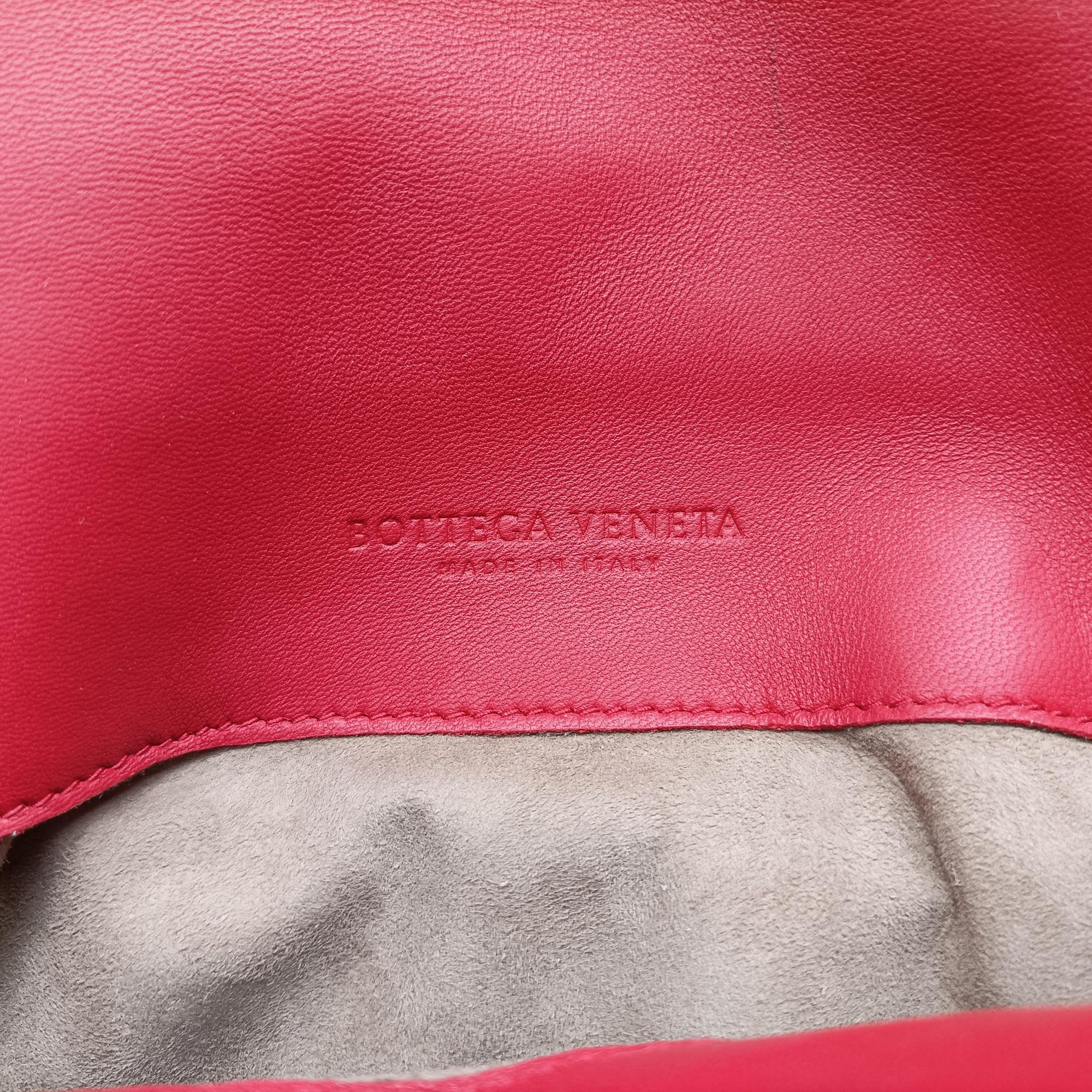 Luna Intrecciato Red lambskin B07601913Cルナ イントレチャート レッド ラムスキン B07601913C