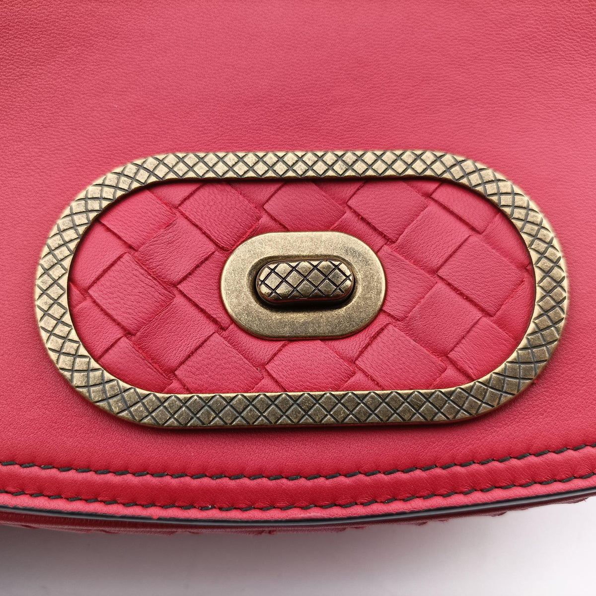 Luna Intrecciato Red lambskin B07601913Cルナ イントレチャート レッド ラムスキン B07601913C