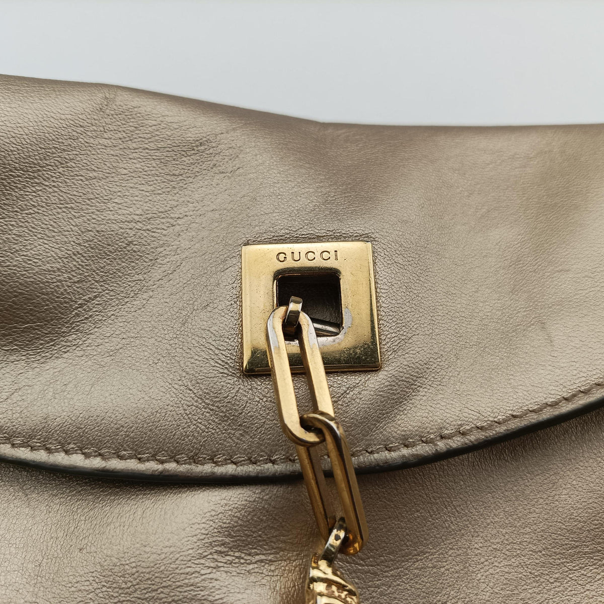 Pre-owned Gucci tiger head Golden Leather 001.41 shoulderbag | stylenewstar