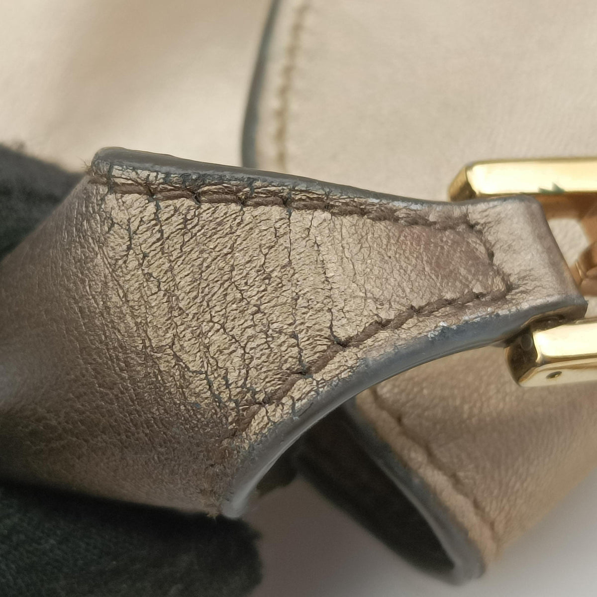 Pre-owned Gucci tiger head Golden Leather 001.41 shoulderbag | stylenewstar