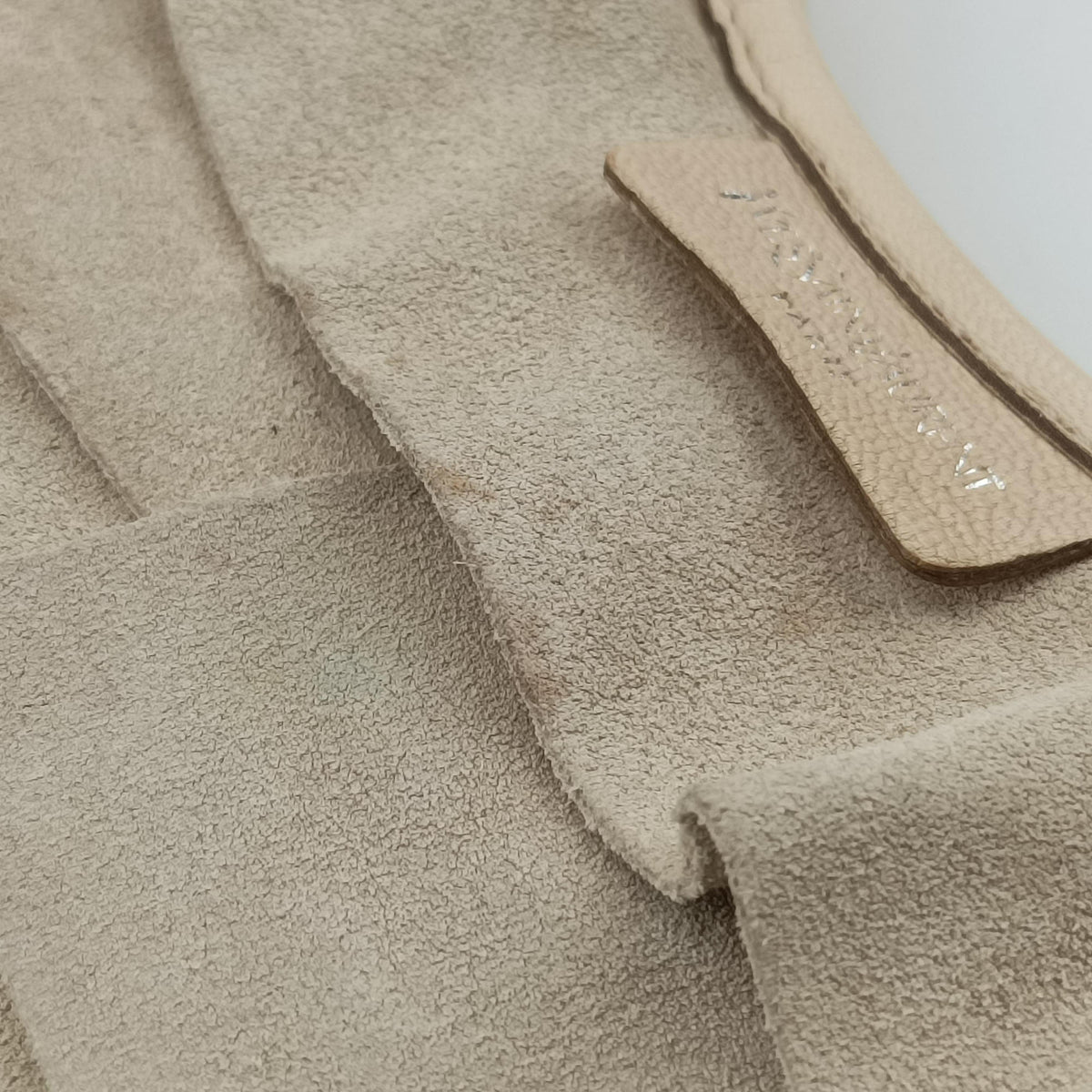 Pre-owned Yves Saint Laurent Mombasa Beige Suede 122245 handbag | stylenewstar