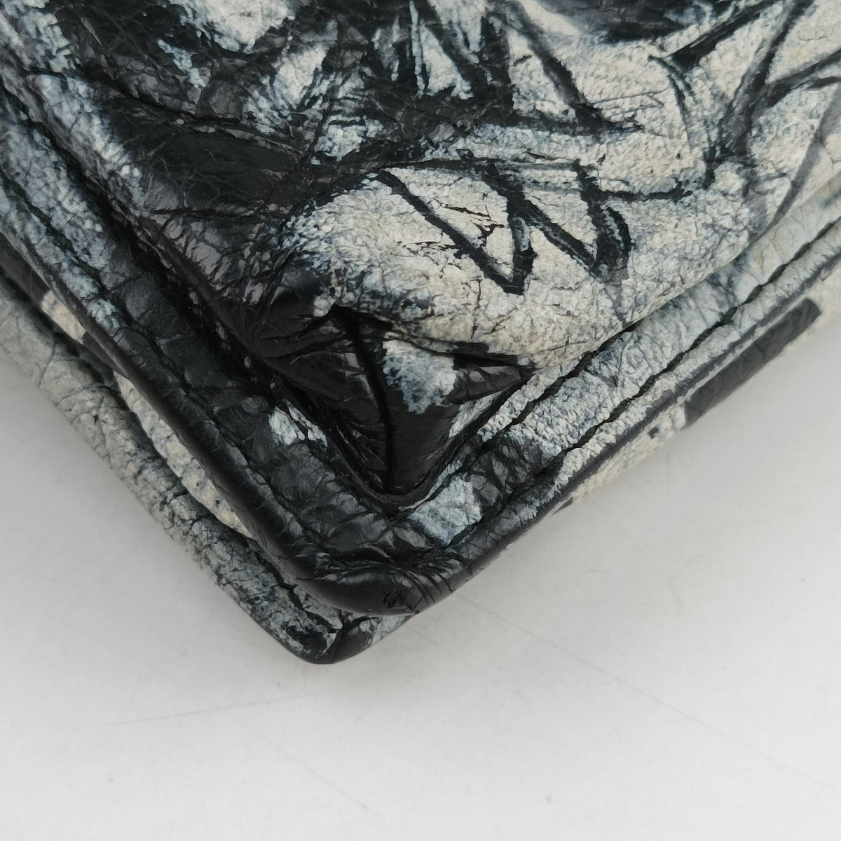 Explore Black×White Lambskin 655982.1090.O.527277エクスプローラー ブラック×ホワイト ラムスキン 655982.1090.O.527277