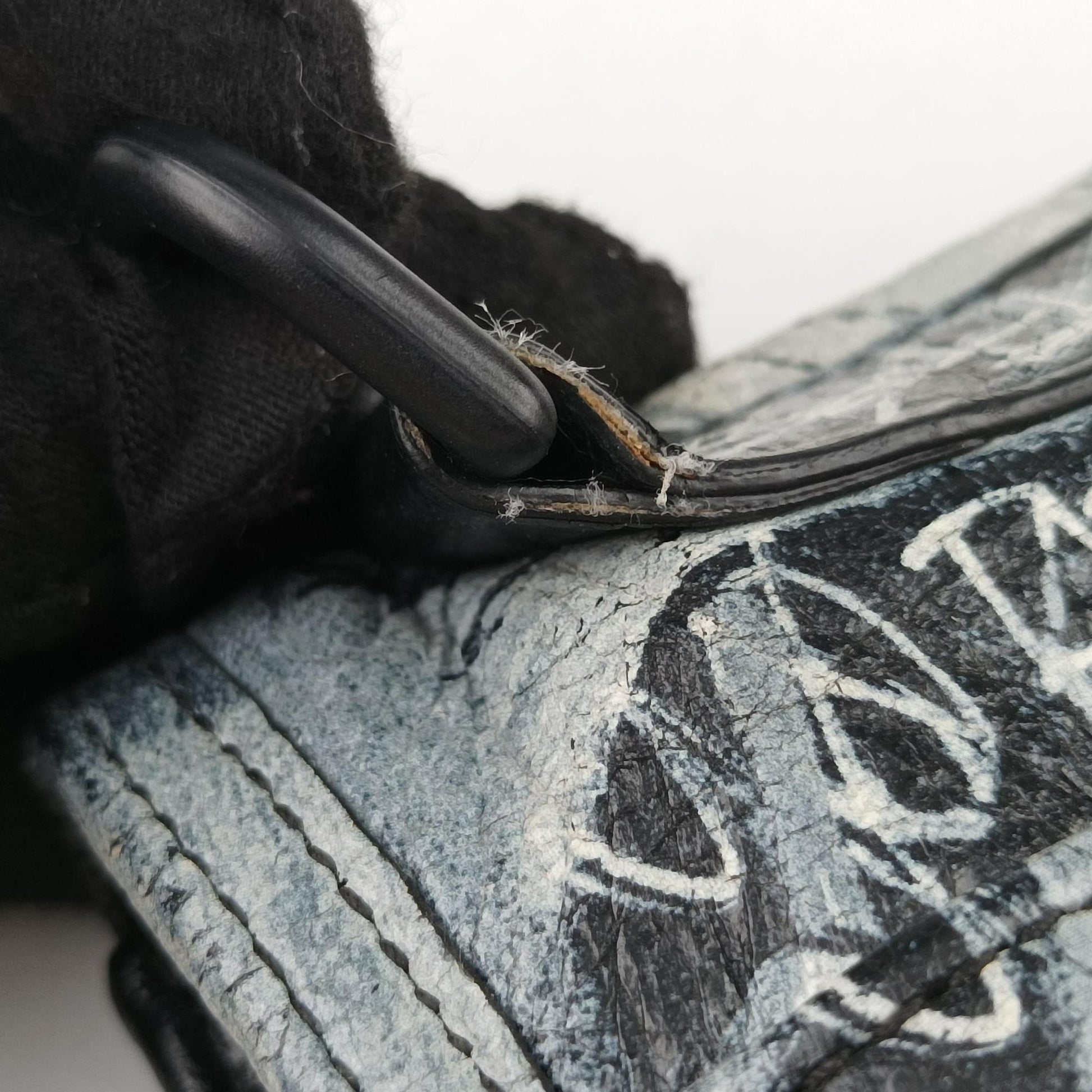 Explore Black×White Lambskin 655982.1090.O.527277エクスプローラー ブラック×ホワイト ラムスキン 655982.1090.O.527277