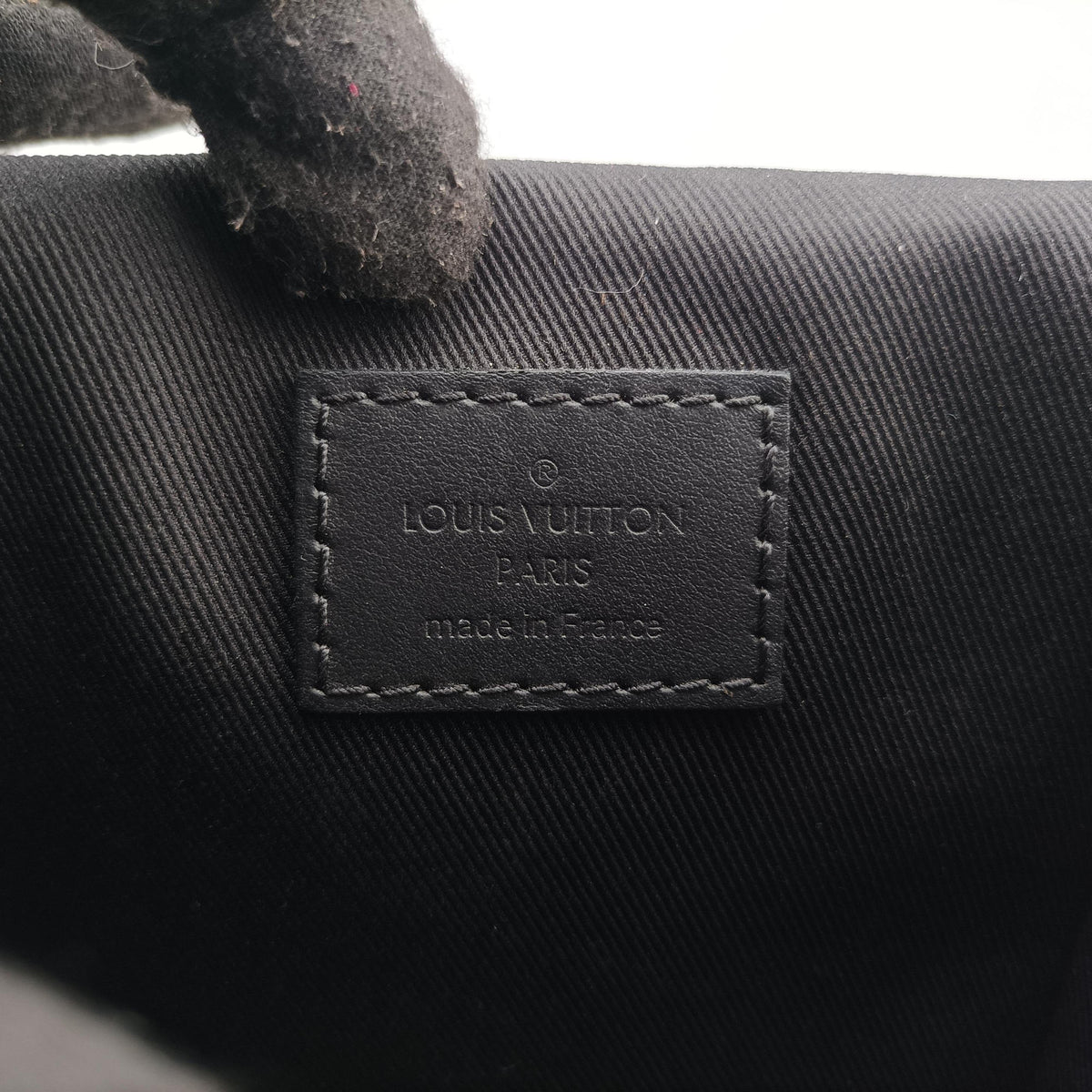 Secondhand Louis Vuitton Vertical Trunk Noir Monogram Taurillon M82070 shoulderbag | stylenewstar
