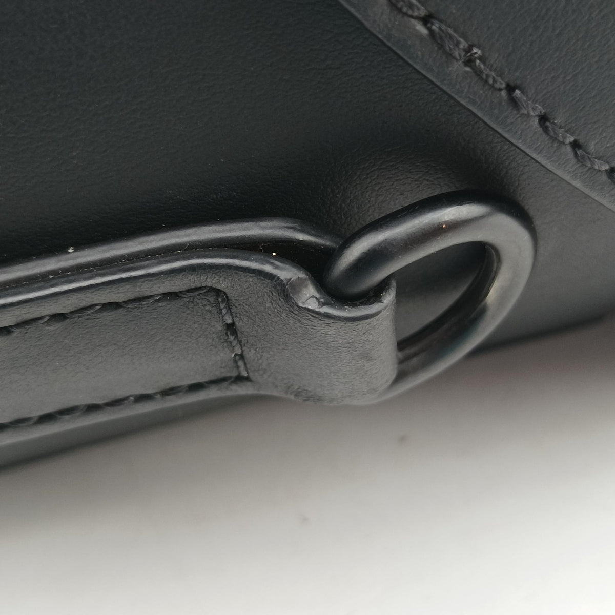Secondhand Louis Vuitton Vertical Trunk Noir Monogram Taurillon M82070 shoulderbag | stylenewstar
