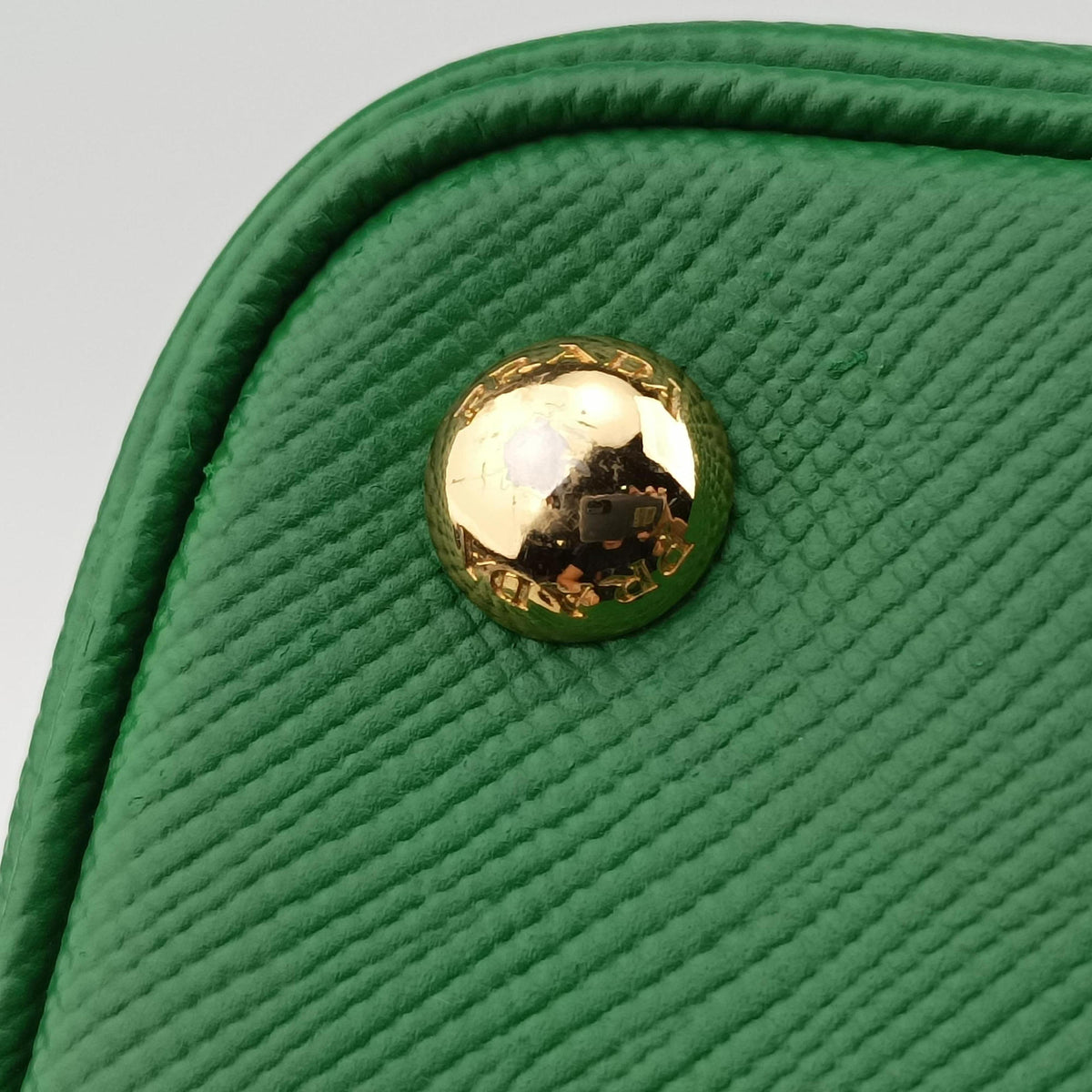 Vintage Prada Double Cuir Green SAFFIANO Leather B2756T handbag | stylenewstar